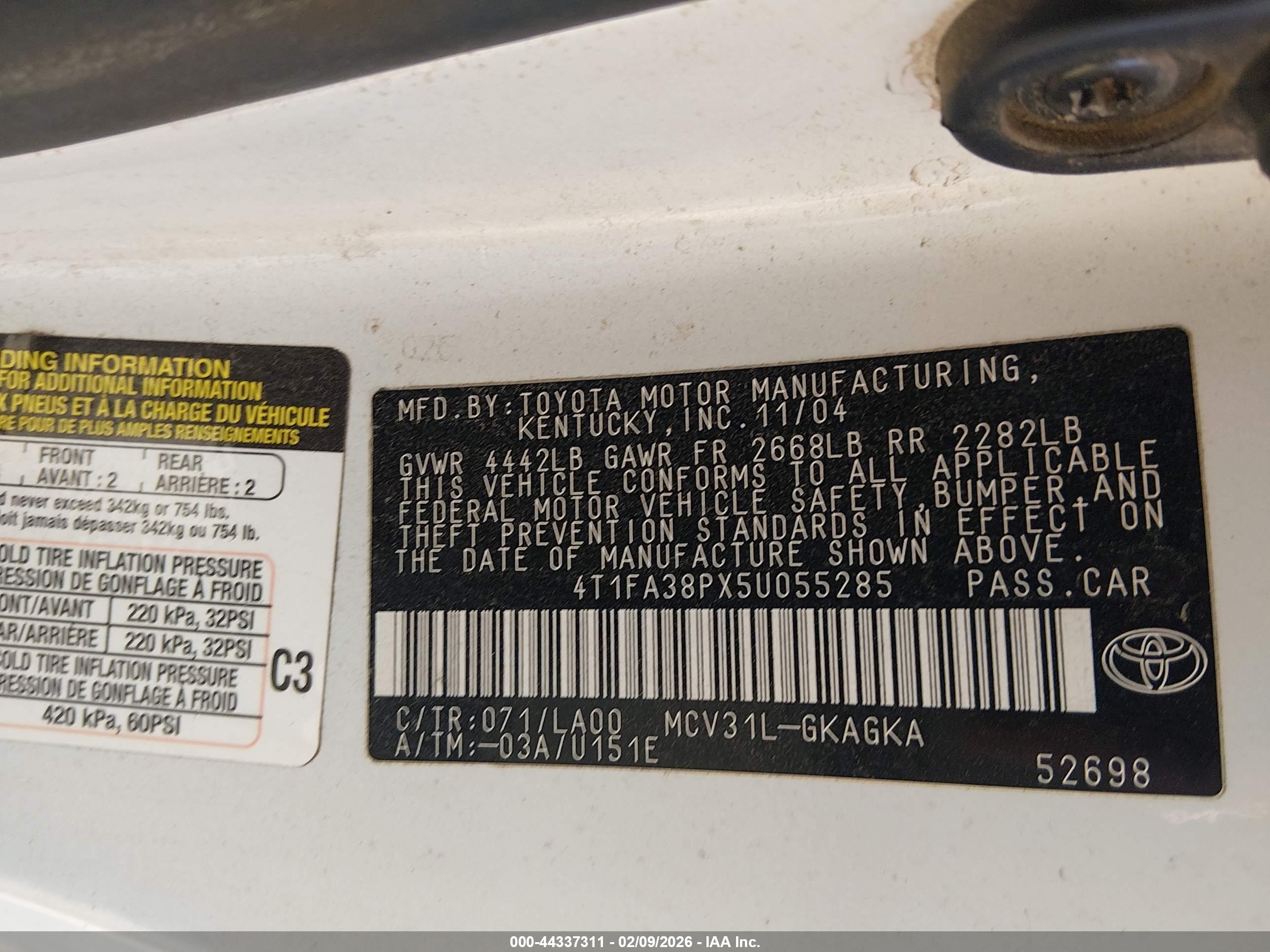 TOYOTA CAMRY image 9