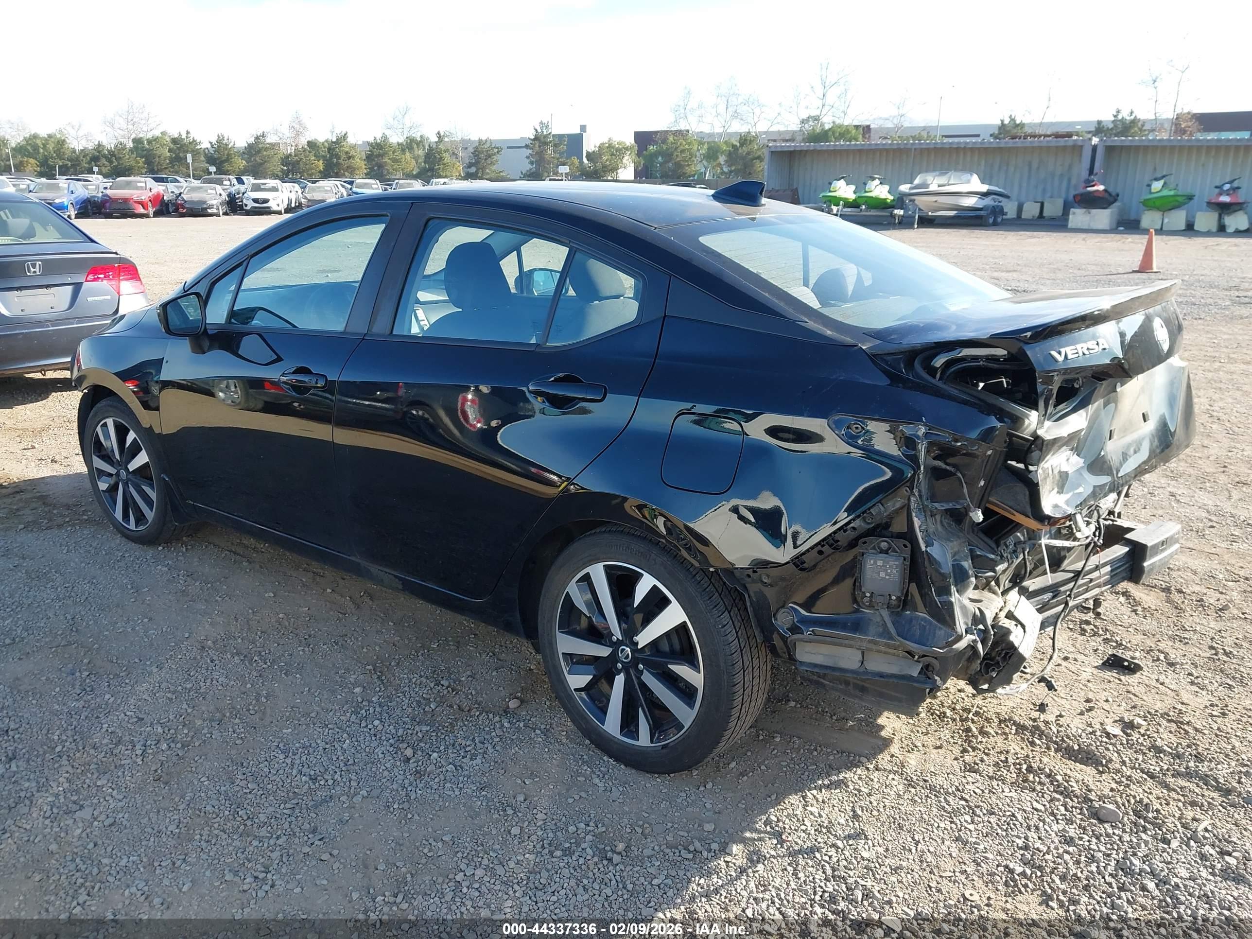 NISSAN VERSA image 3