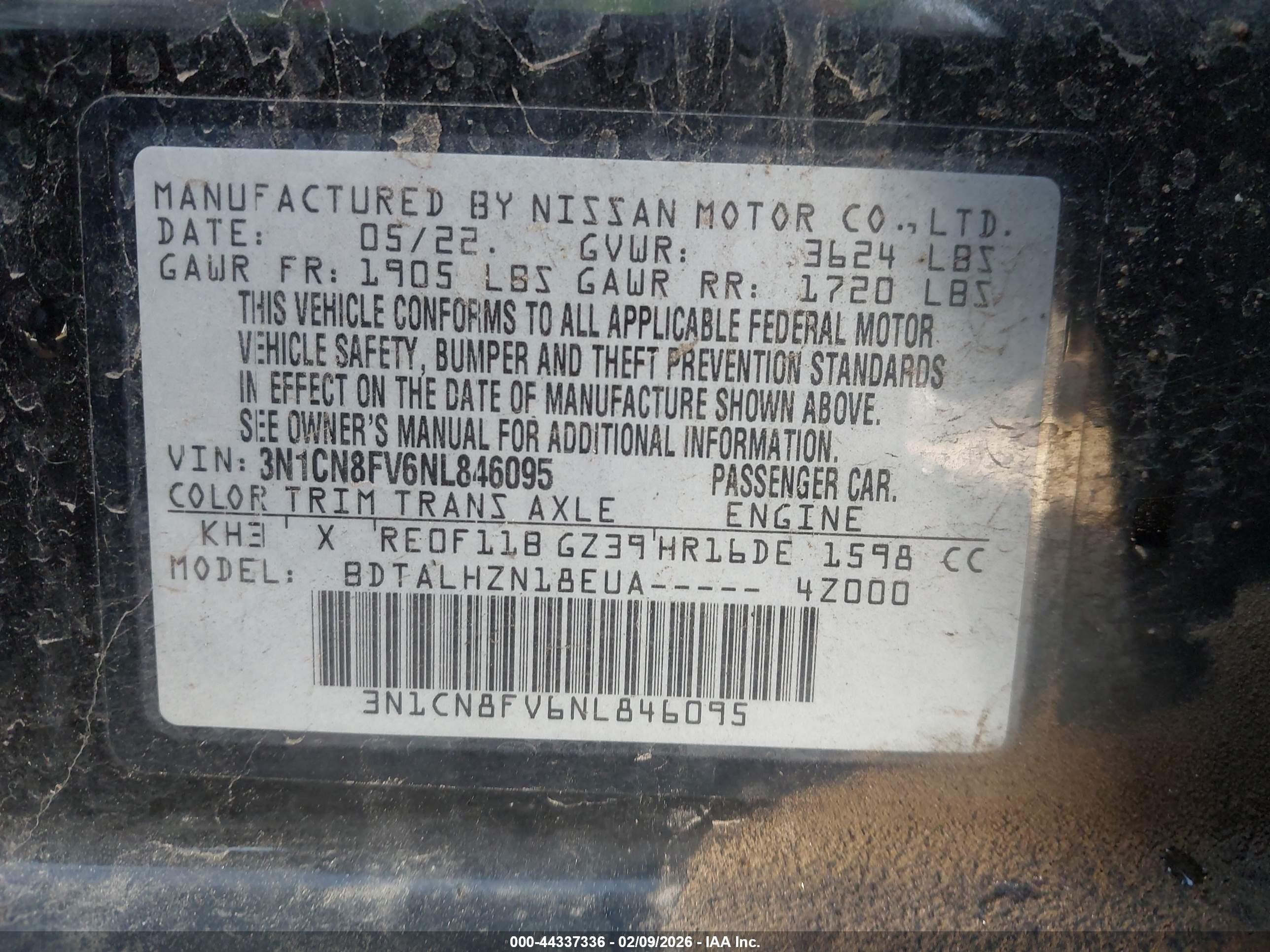 NISSAN VERSA image 9