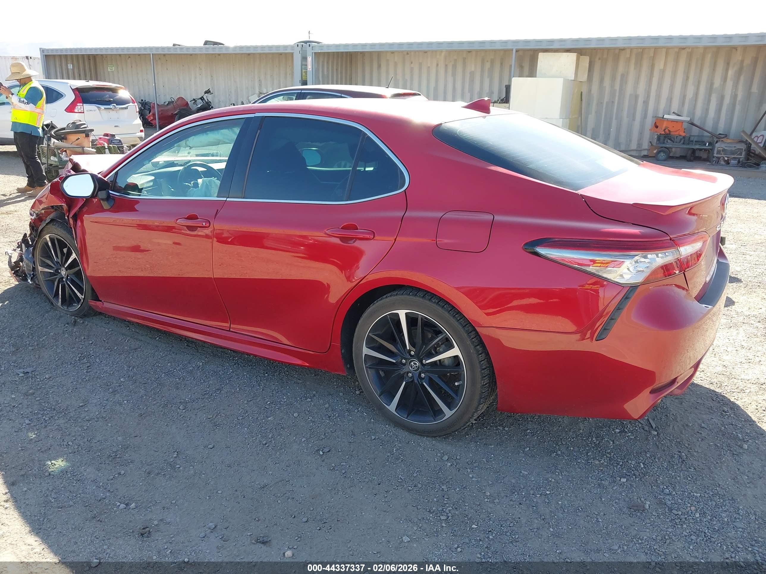 TOYOTA CAMRY image 3