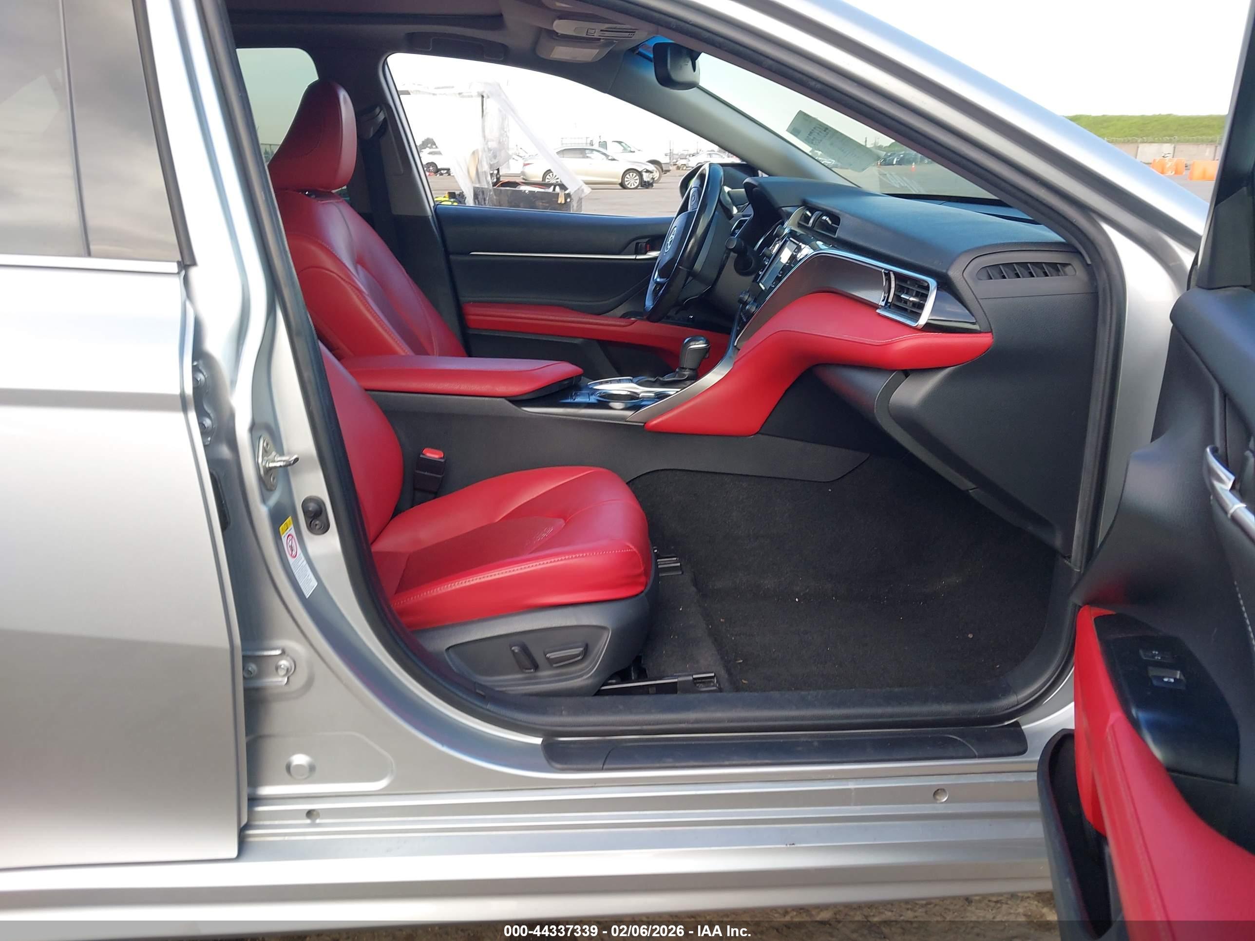 TOYOTA CAMRY image 5