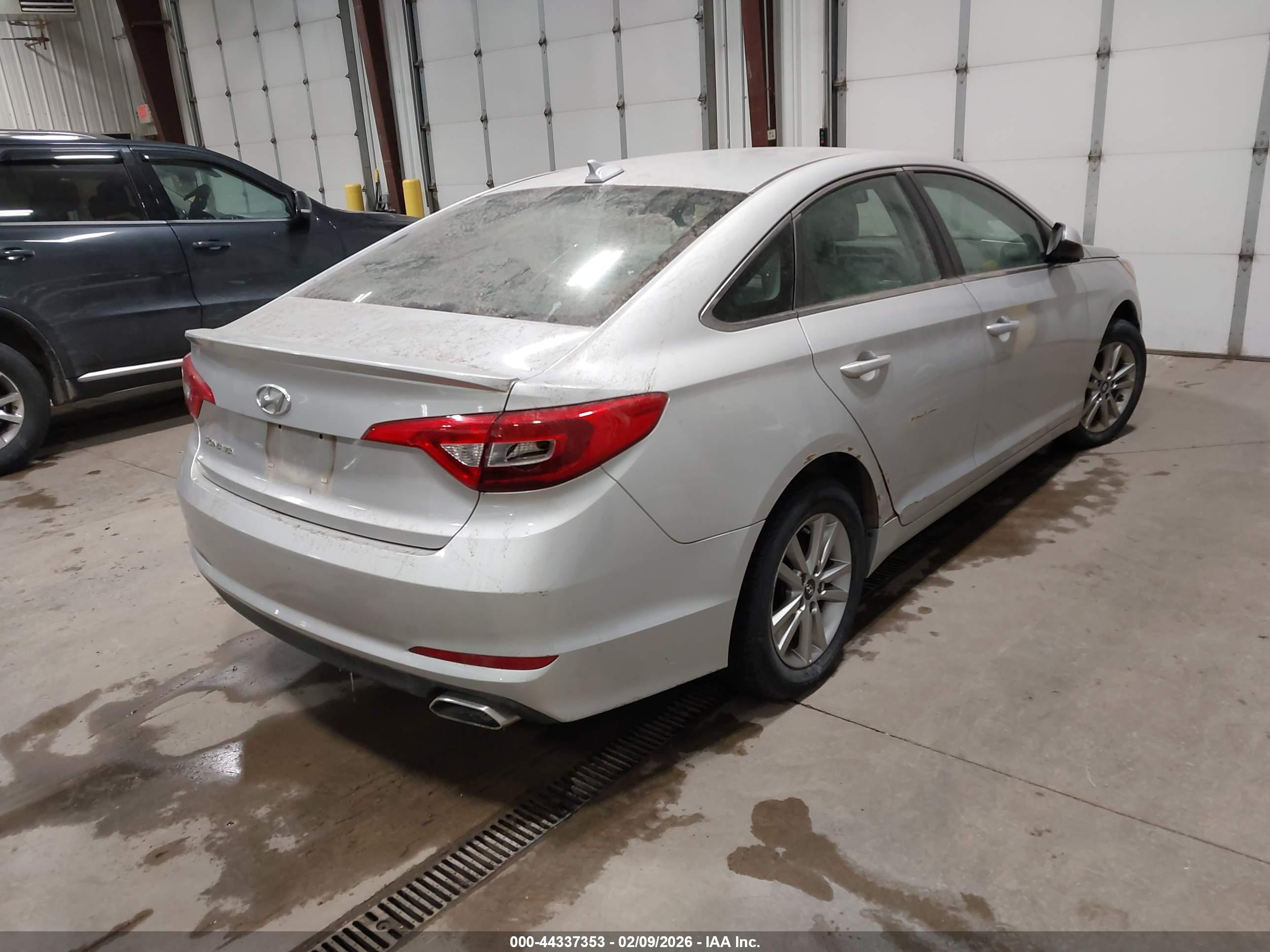 HYUNDAI SONATA image 4