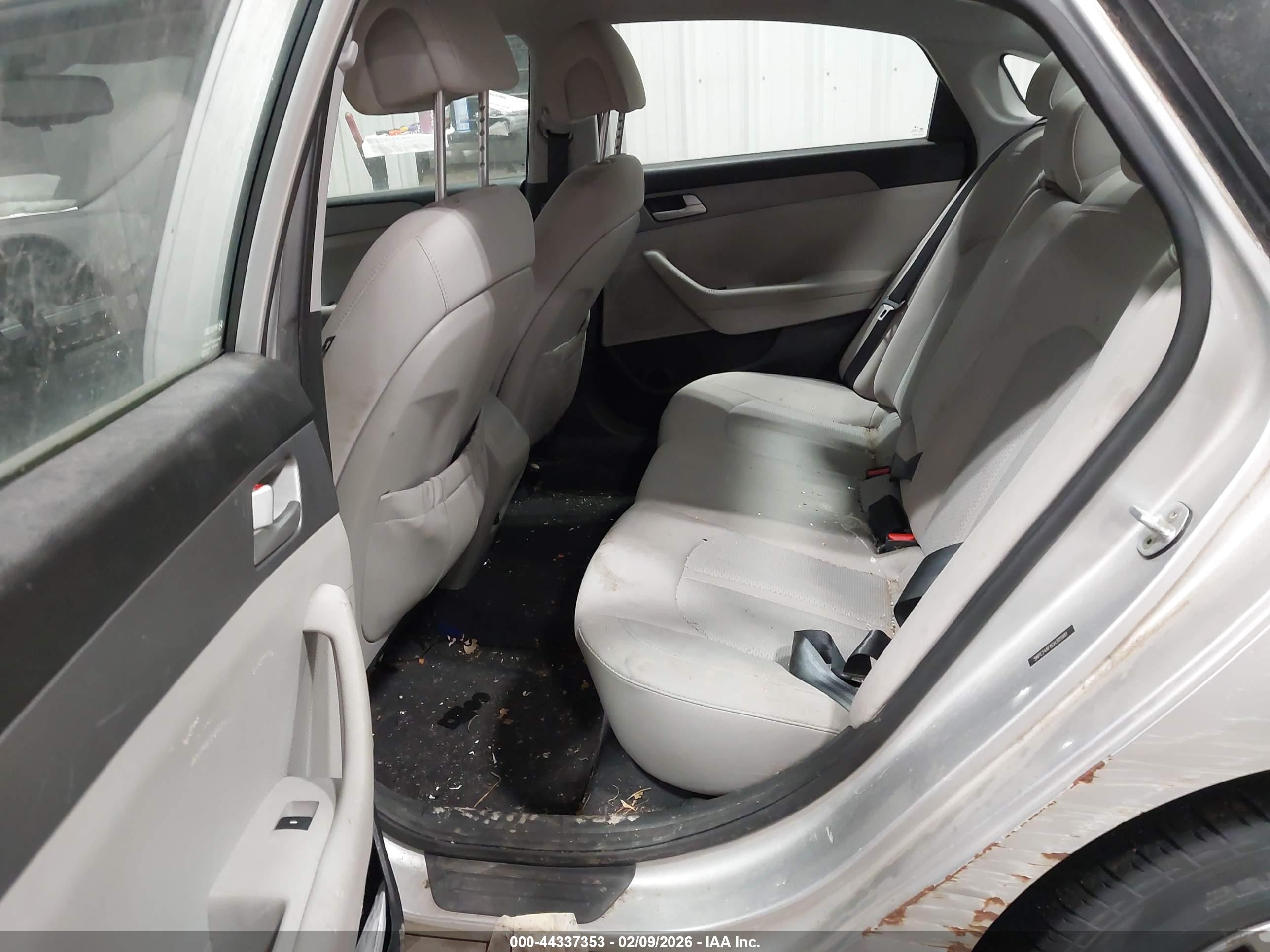 HYUNDAI SONATA image 8