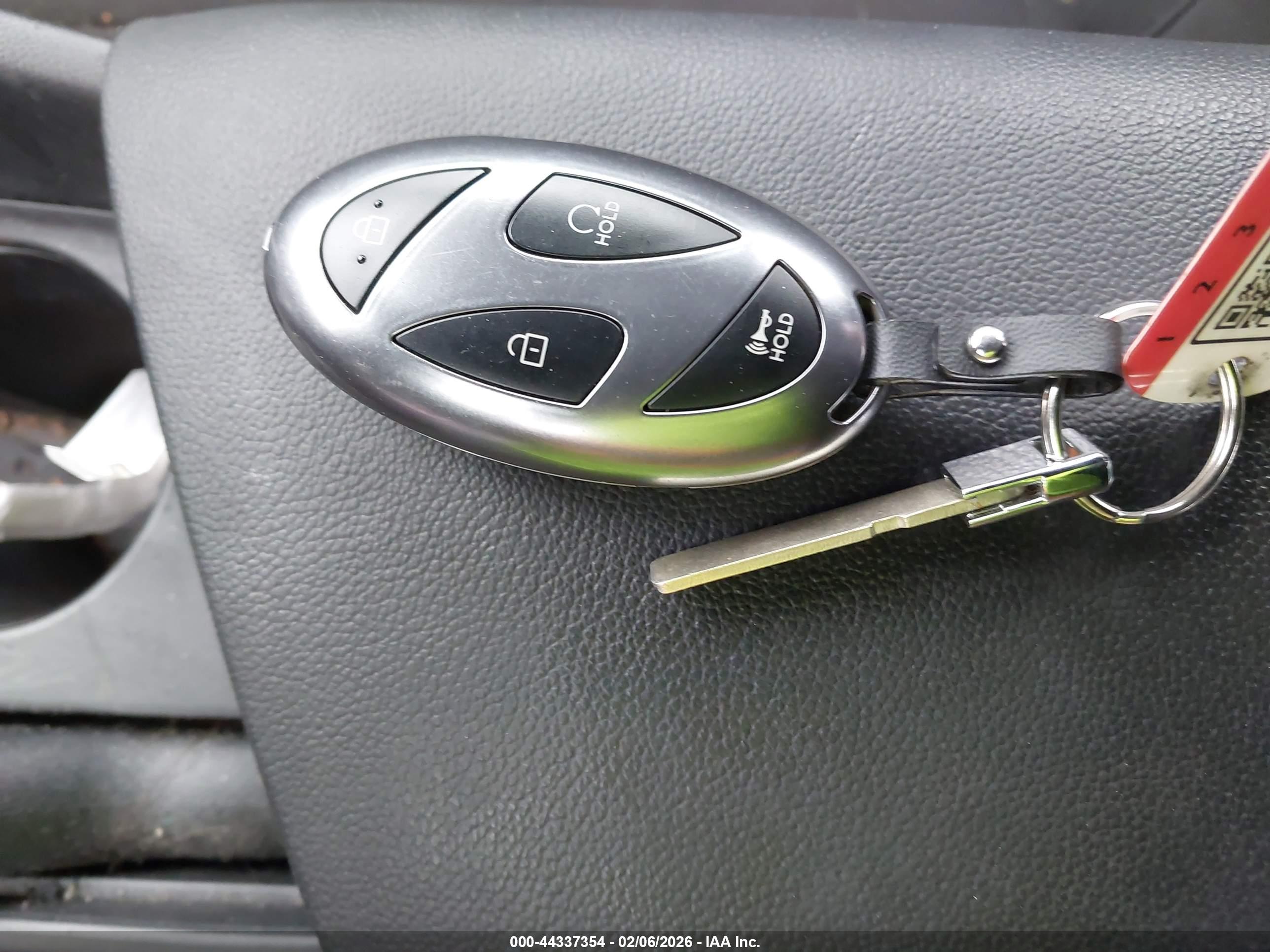 HYUNDAI ELANTRA image 11