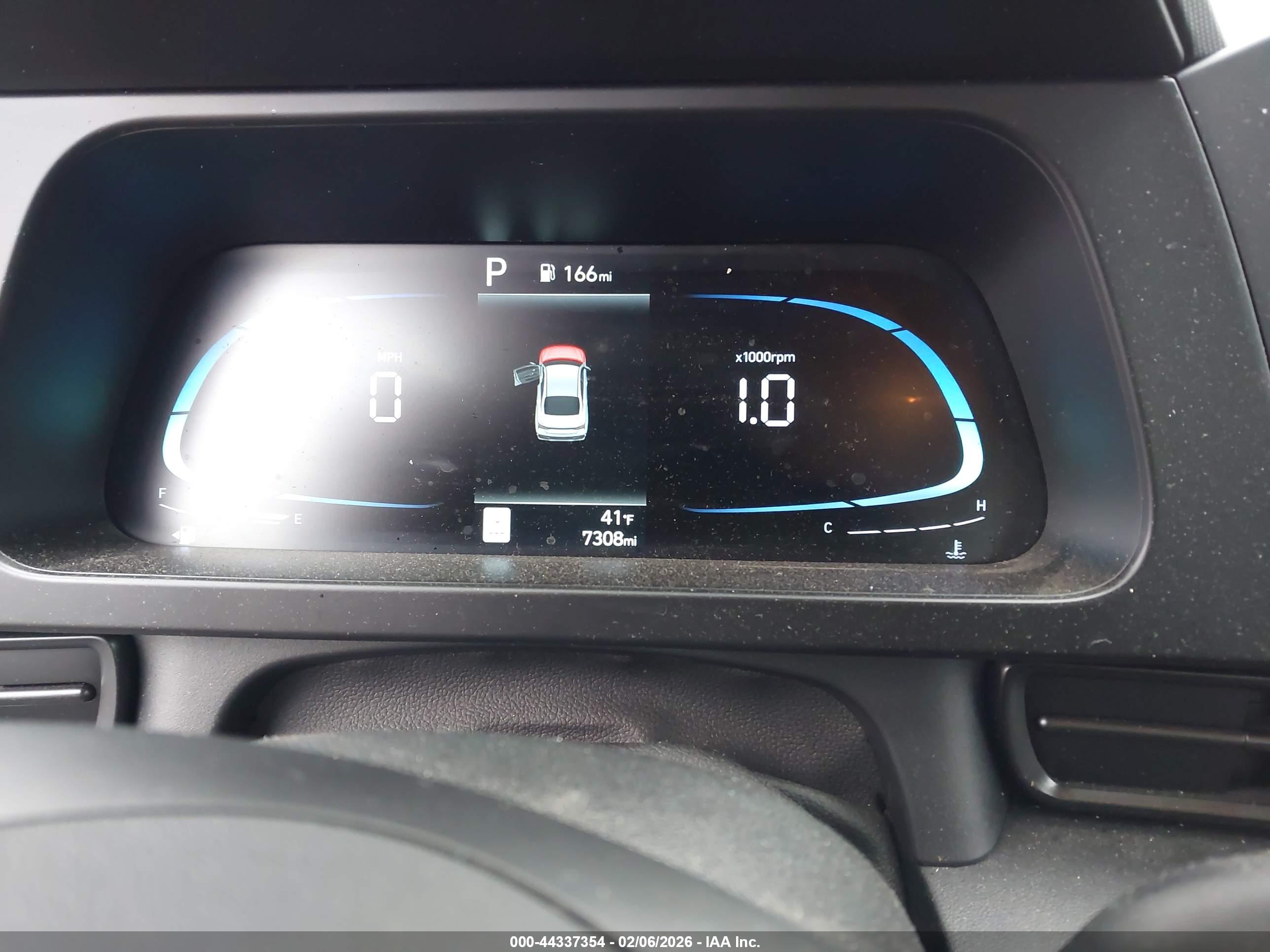 HYUNDAI ELANTRA image 7