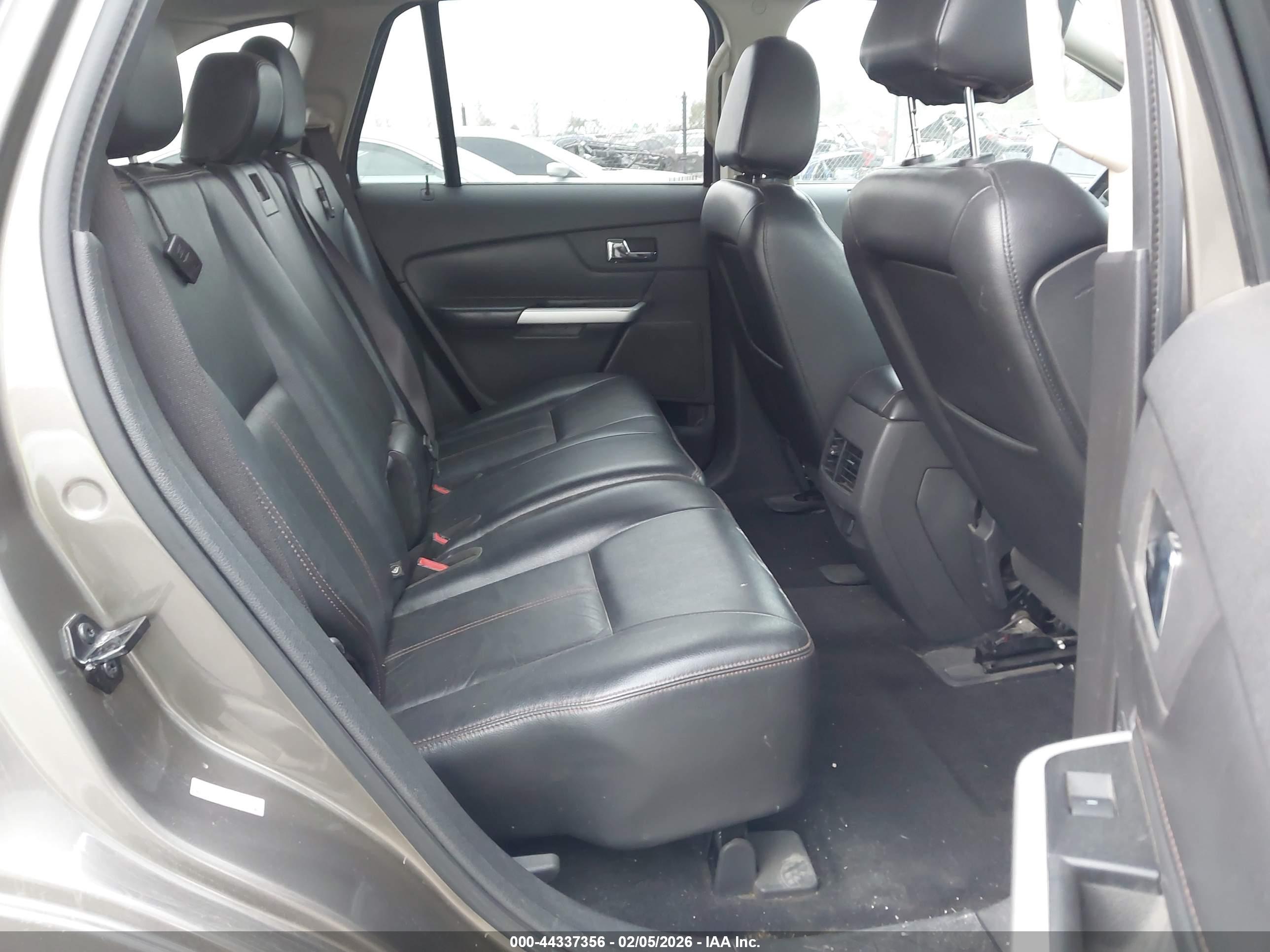 FORD EDGE image 8
