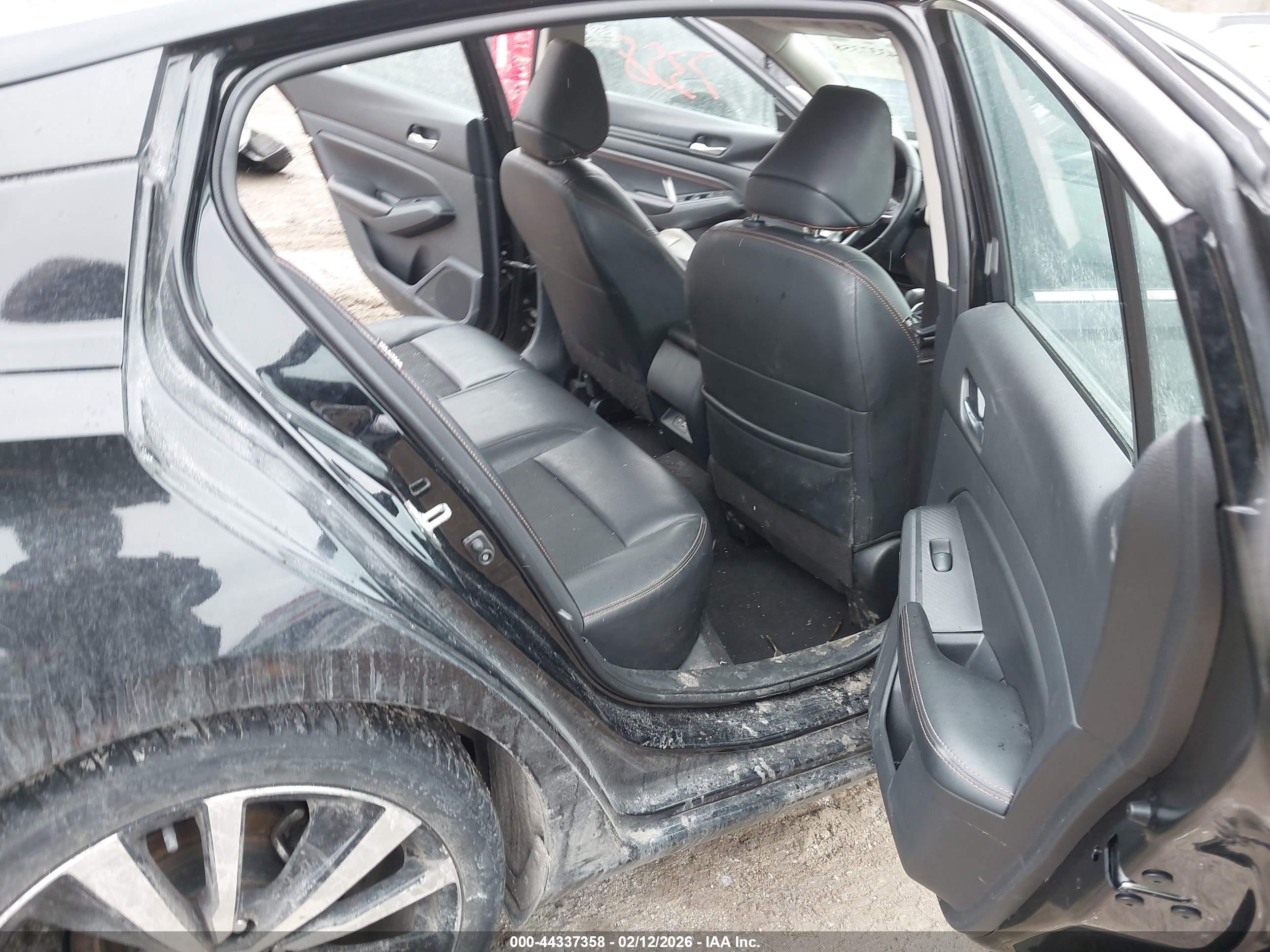 NISSAN ALTIMA image 8
