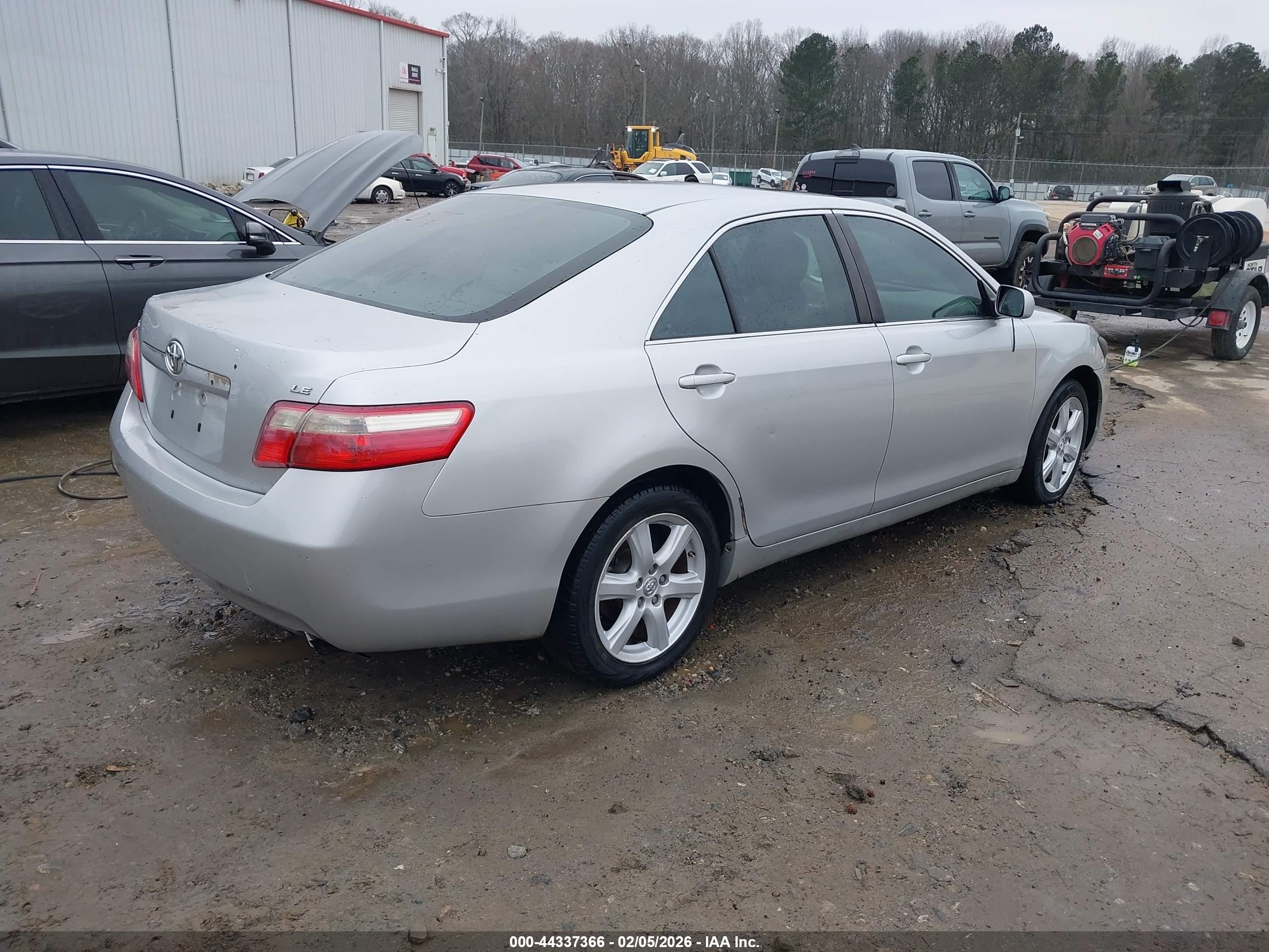 TOYOTA CAMRY image 4