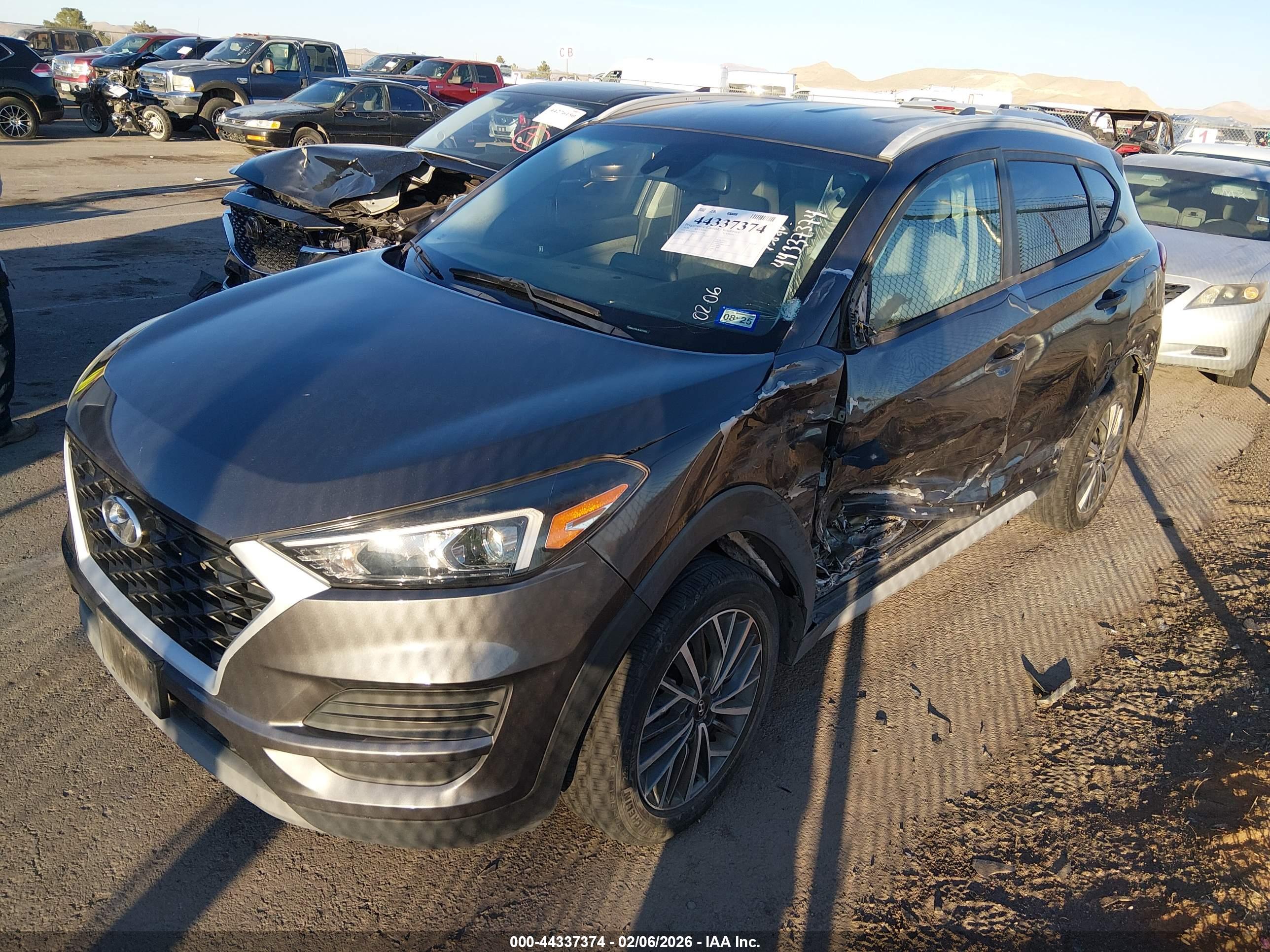 HYUNDAI TUCSON image 2