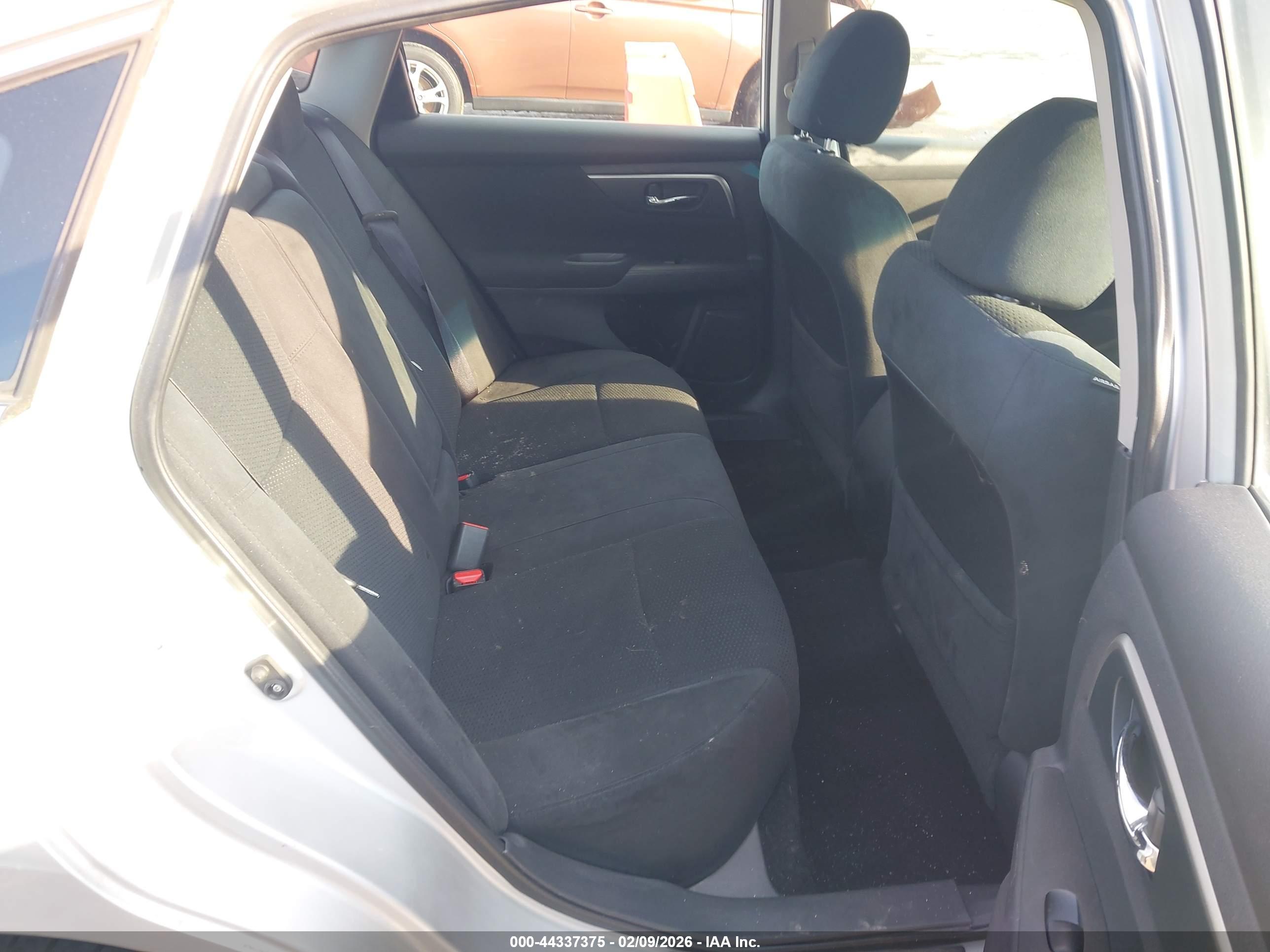 NISSAN ALTIMA image 8