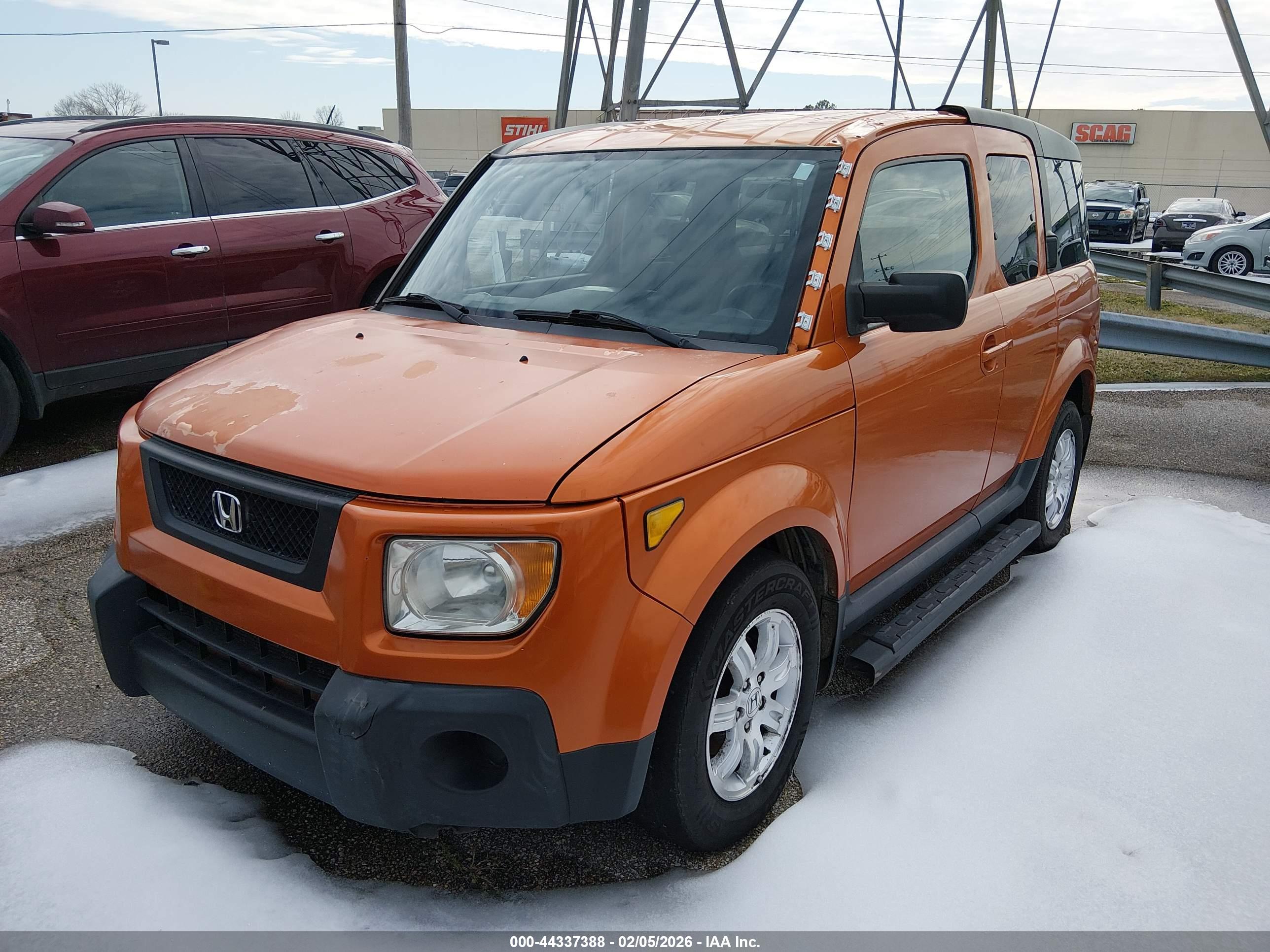 HONDA ELEMENT image 2