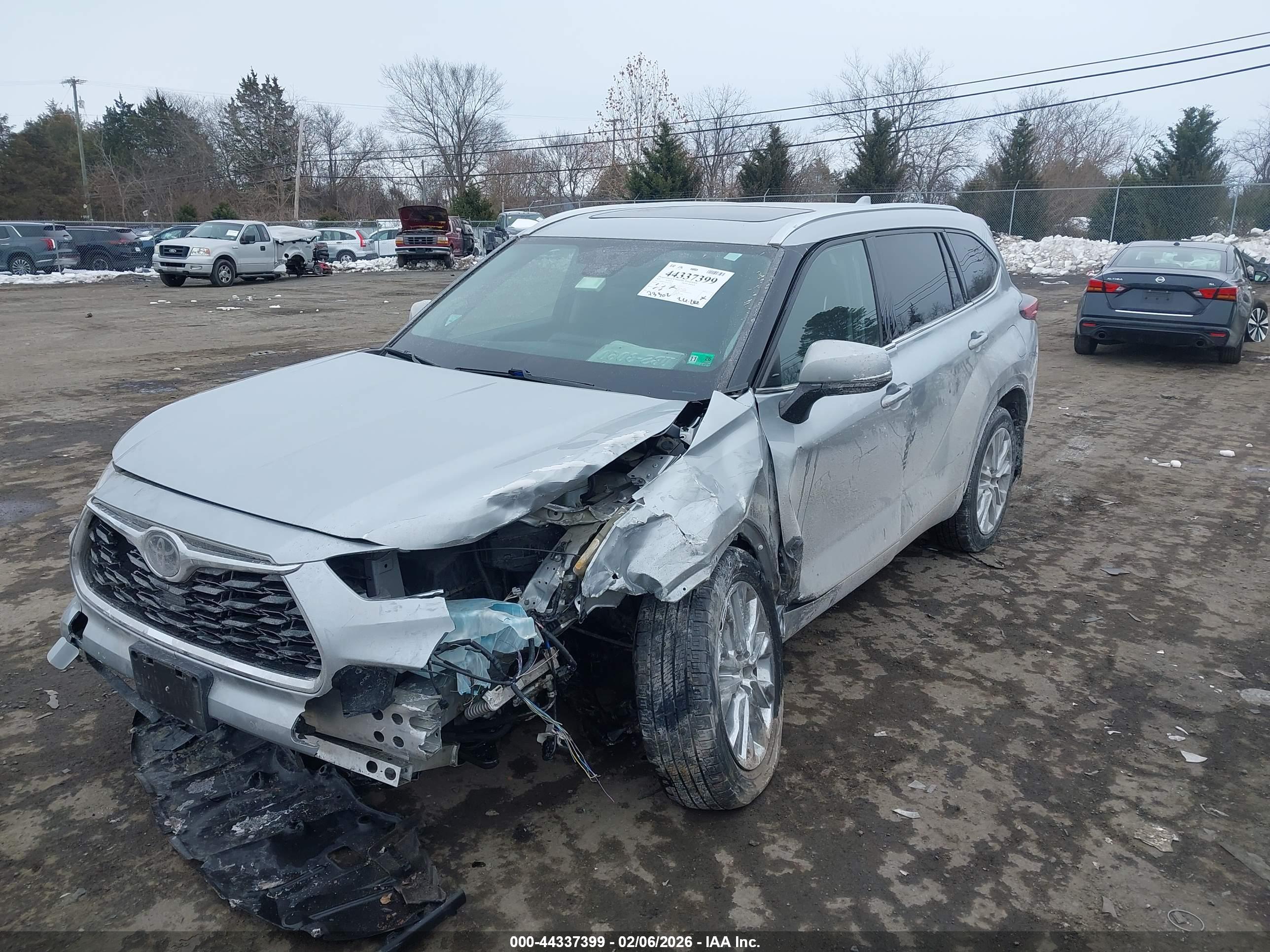 TOYOTA HIGHLANDER image 2
