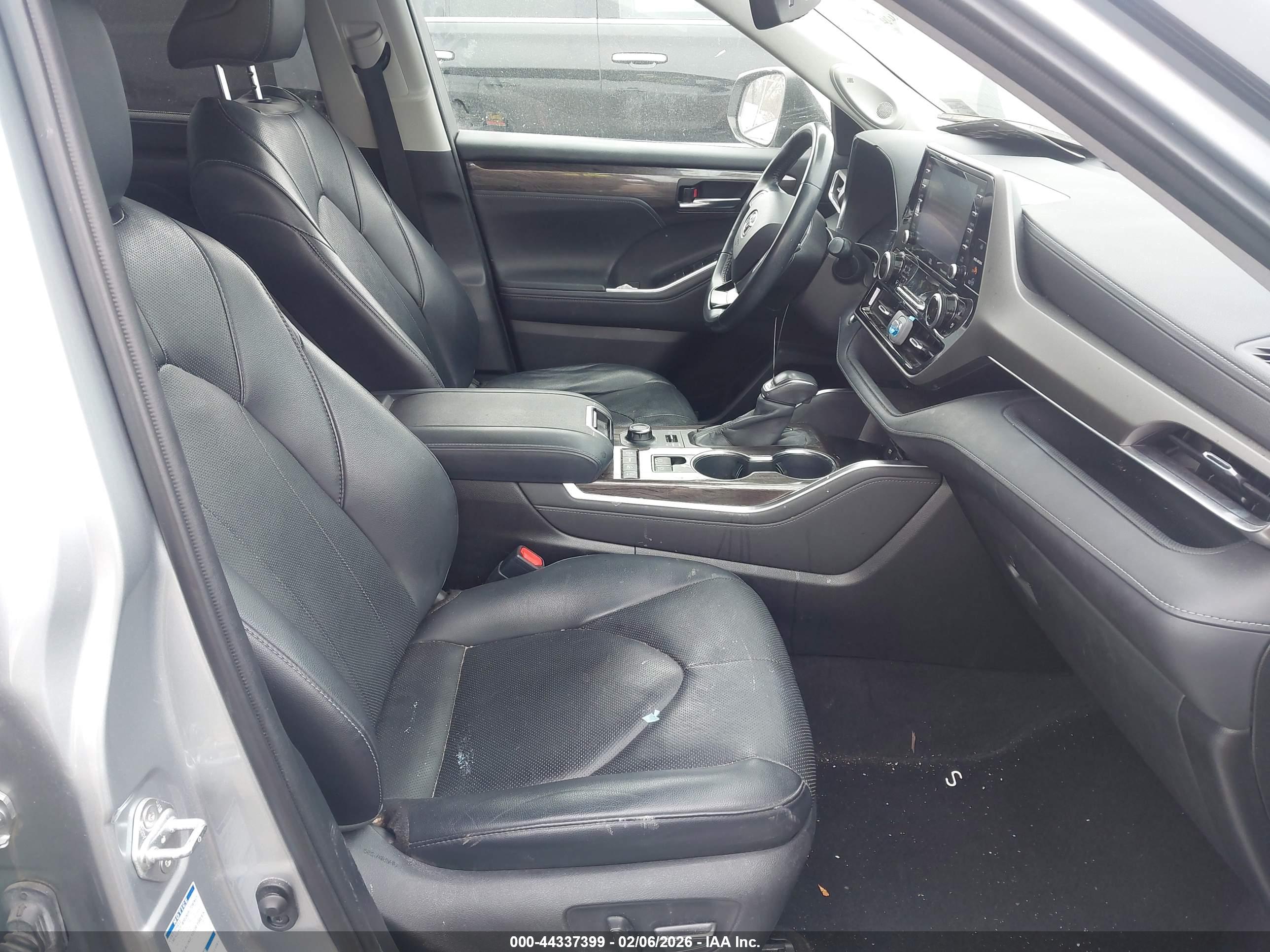 TOYOTA HIGHLANDER image 5