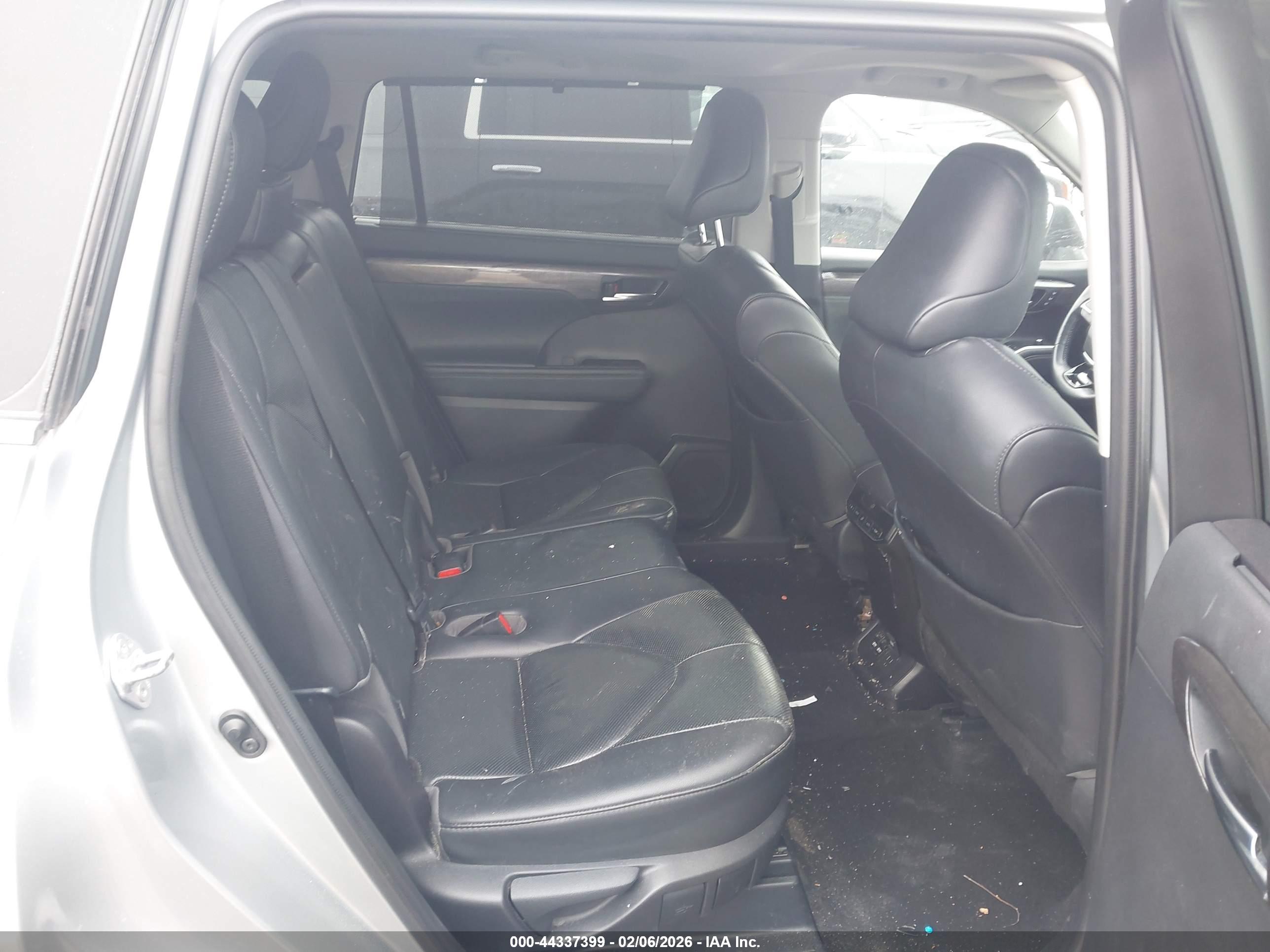 TOYOTA HIGHLANDER image 8