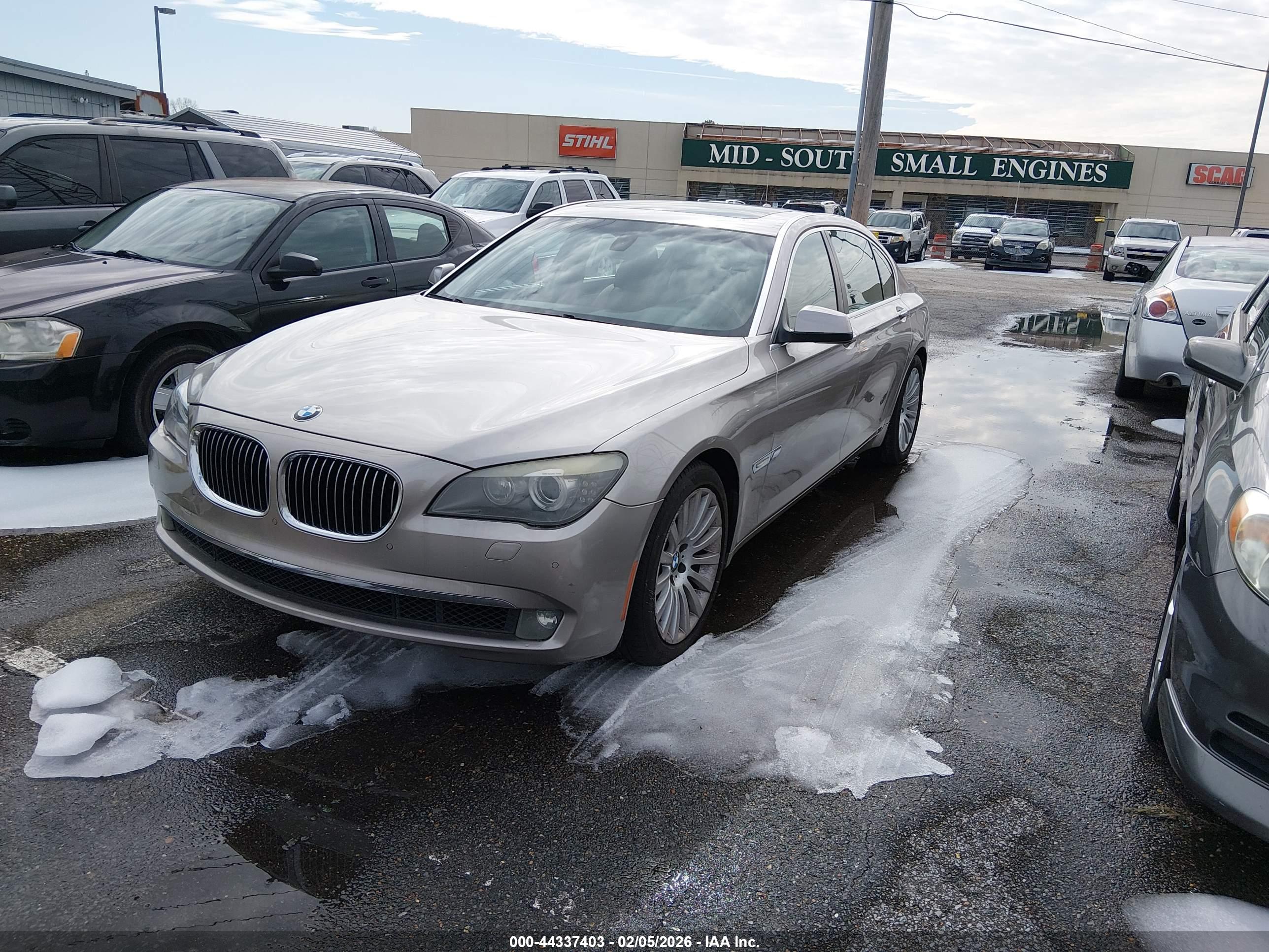 BMW 750LI image 2