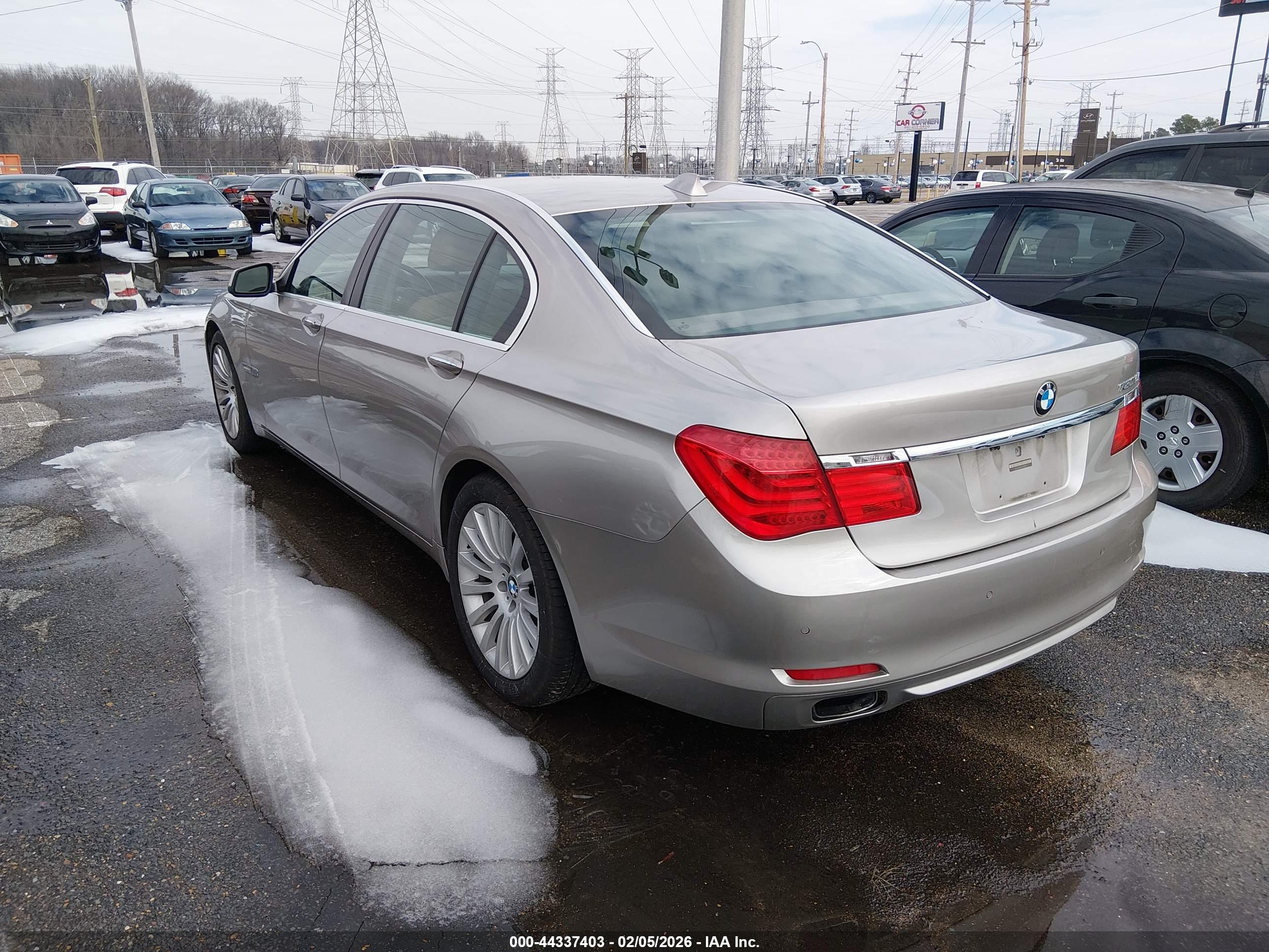 BMW 750LI image 3