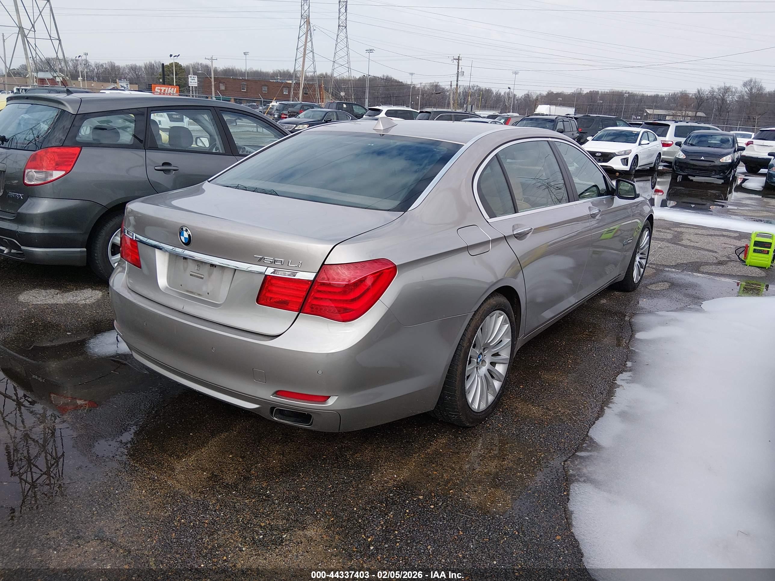 BMW 750LI image 4