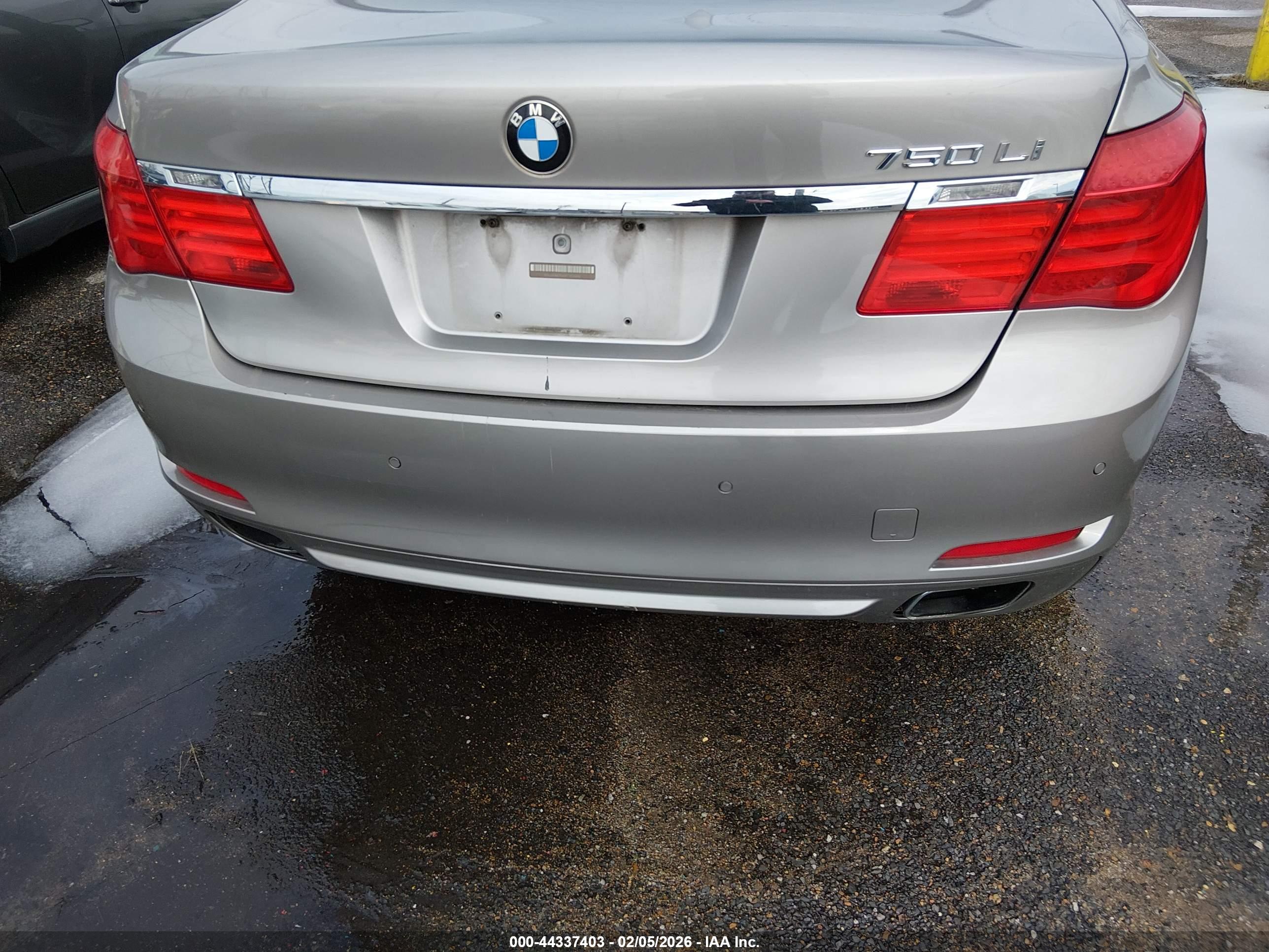 BMW 750LI image 6