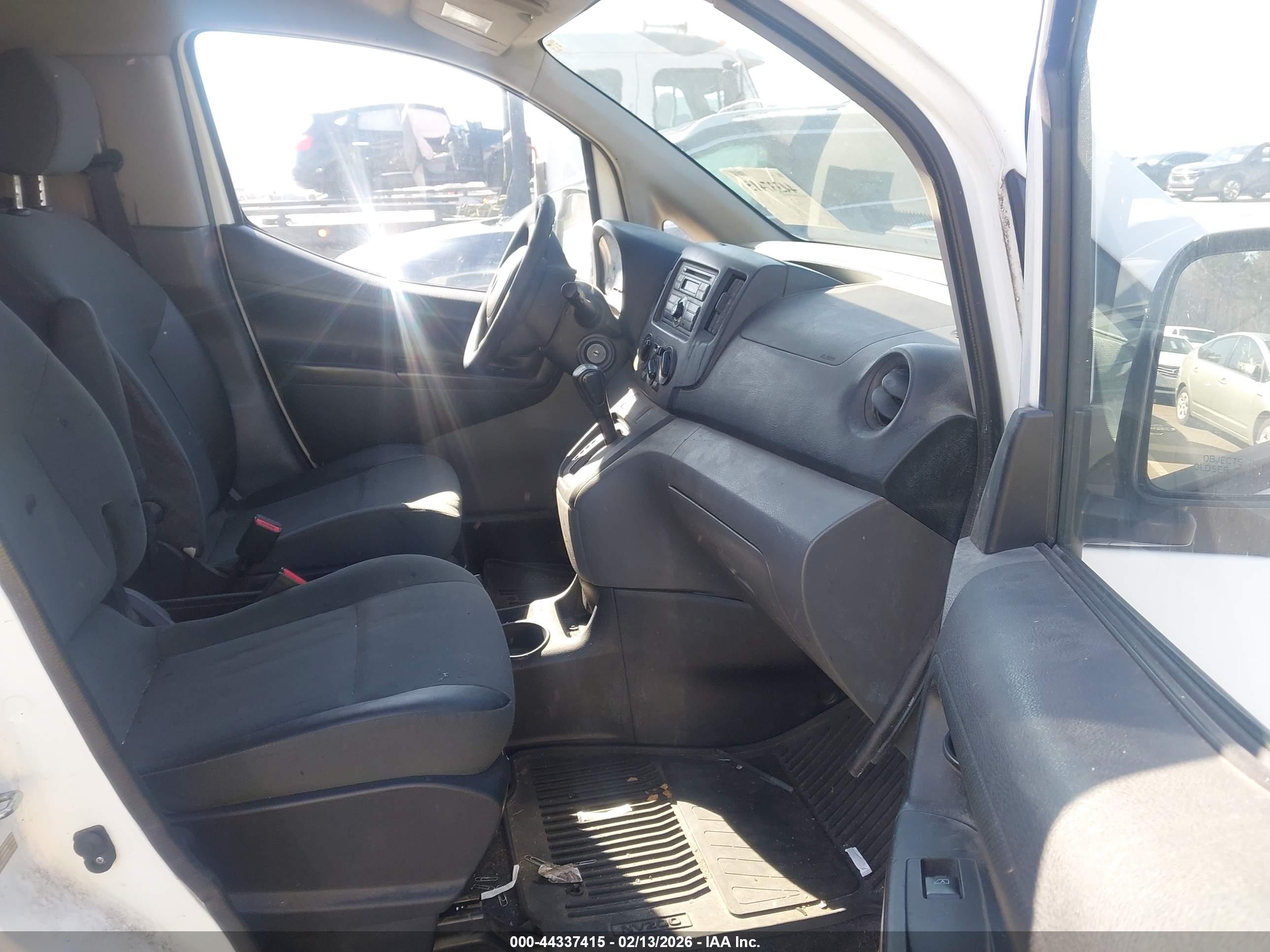 NISSAN NV200 image 5