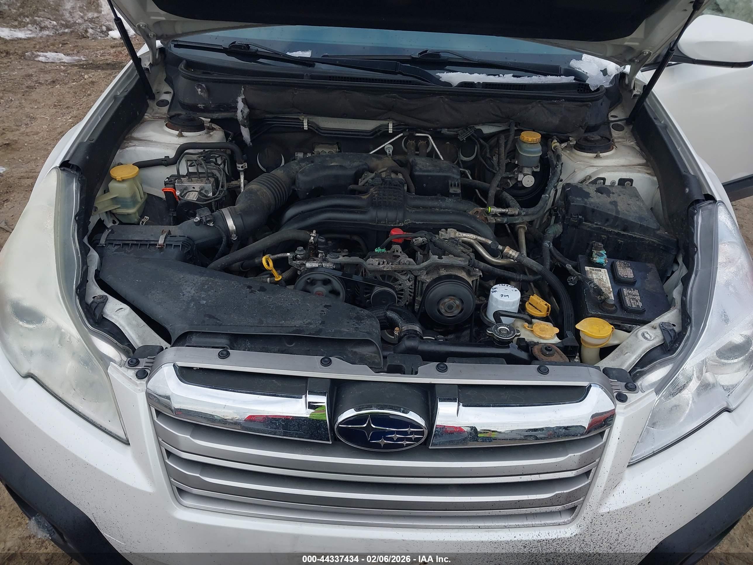 SUBARU OUTBACK image 10