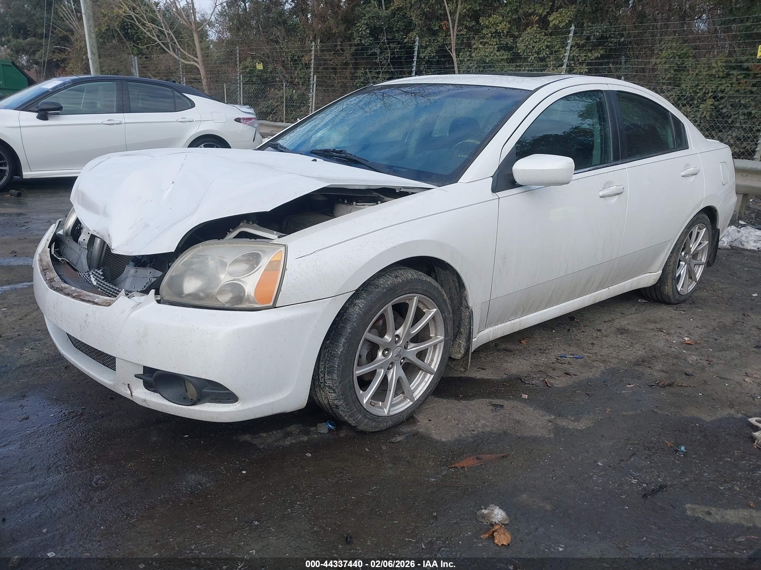 MITSUBISHI GALANT image 2