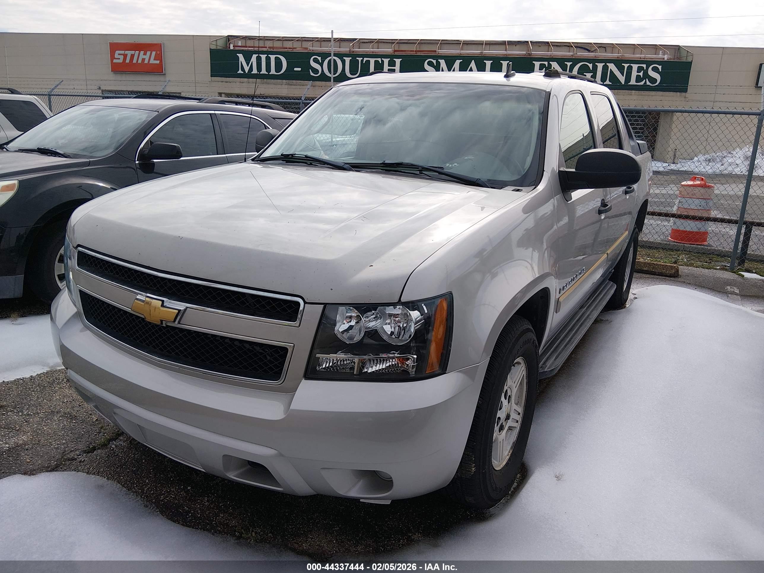 CHEVROLET AVALANCHE image 2