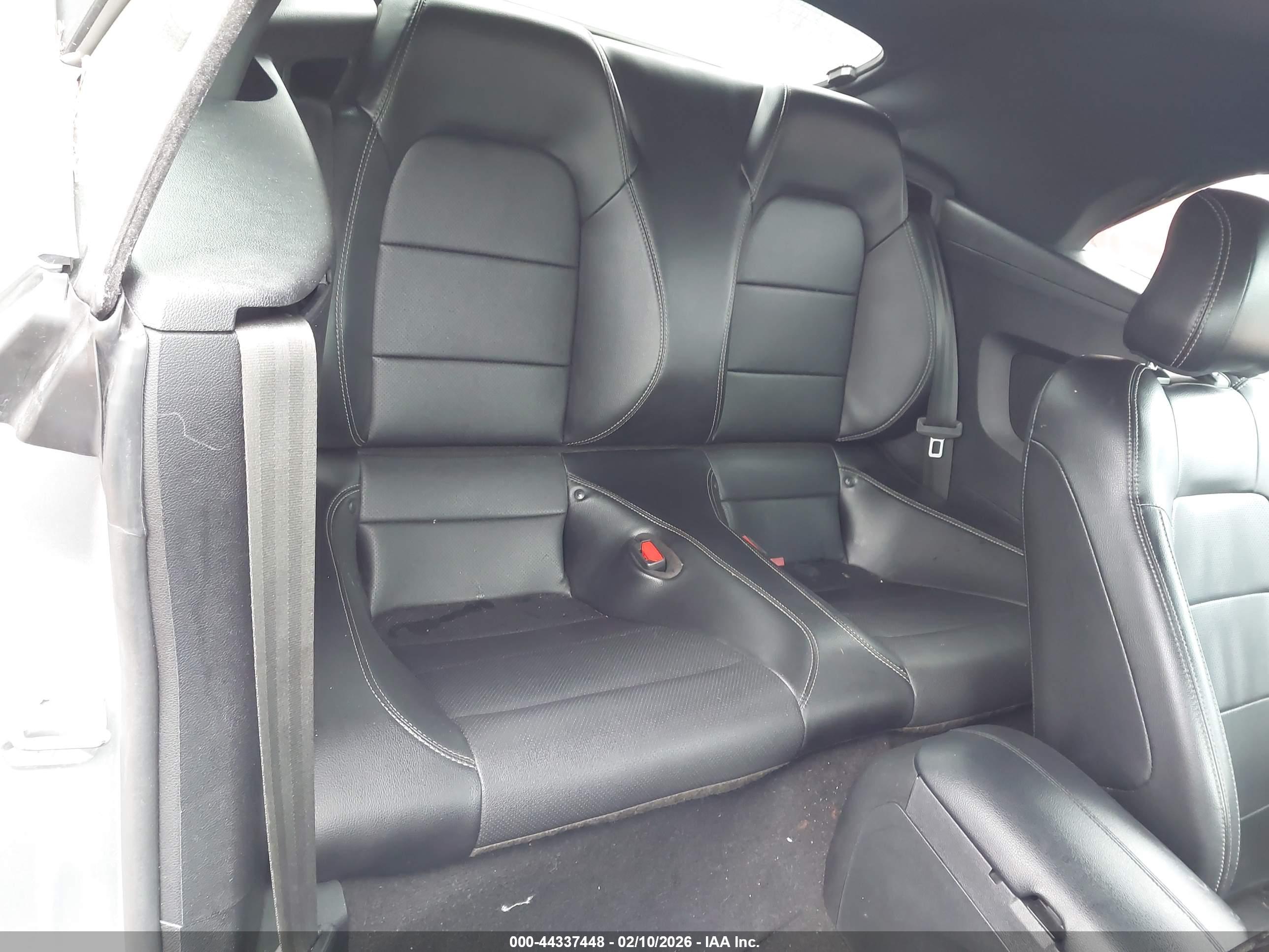 FORD MUSTANG image 8
