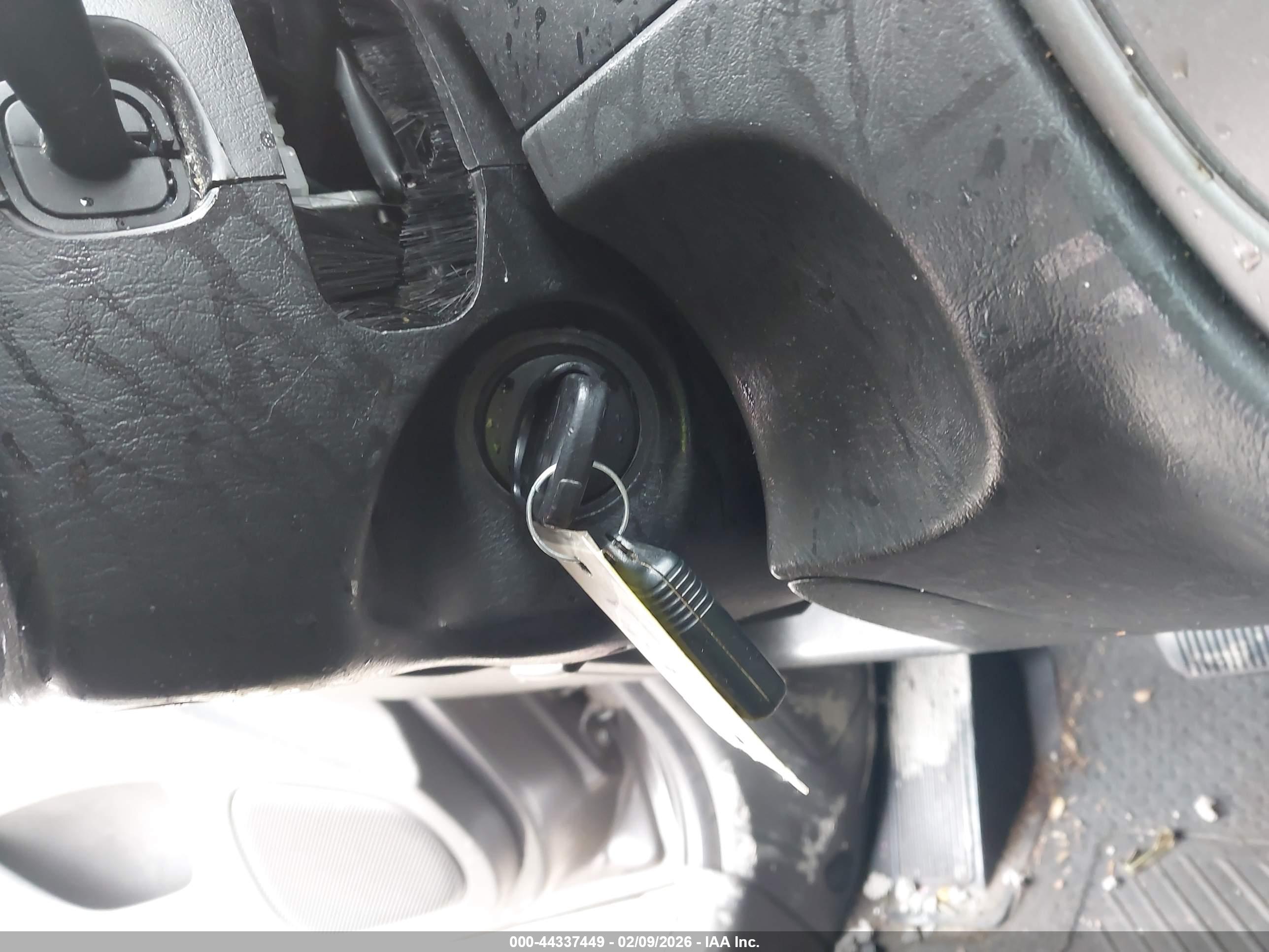 FORD ESCAPE image 11