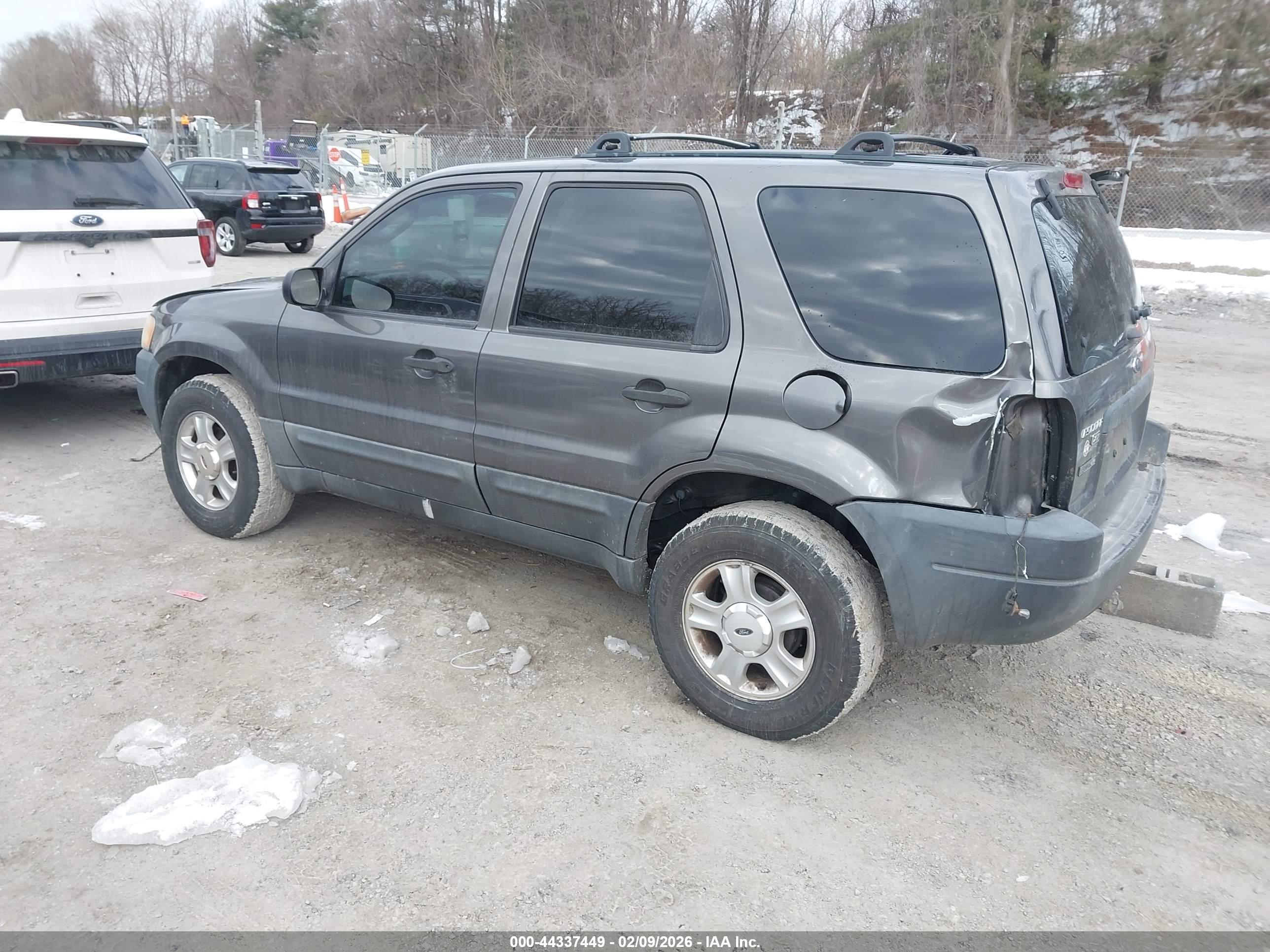 FORD ESCAPE image 3