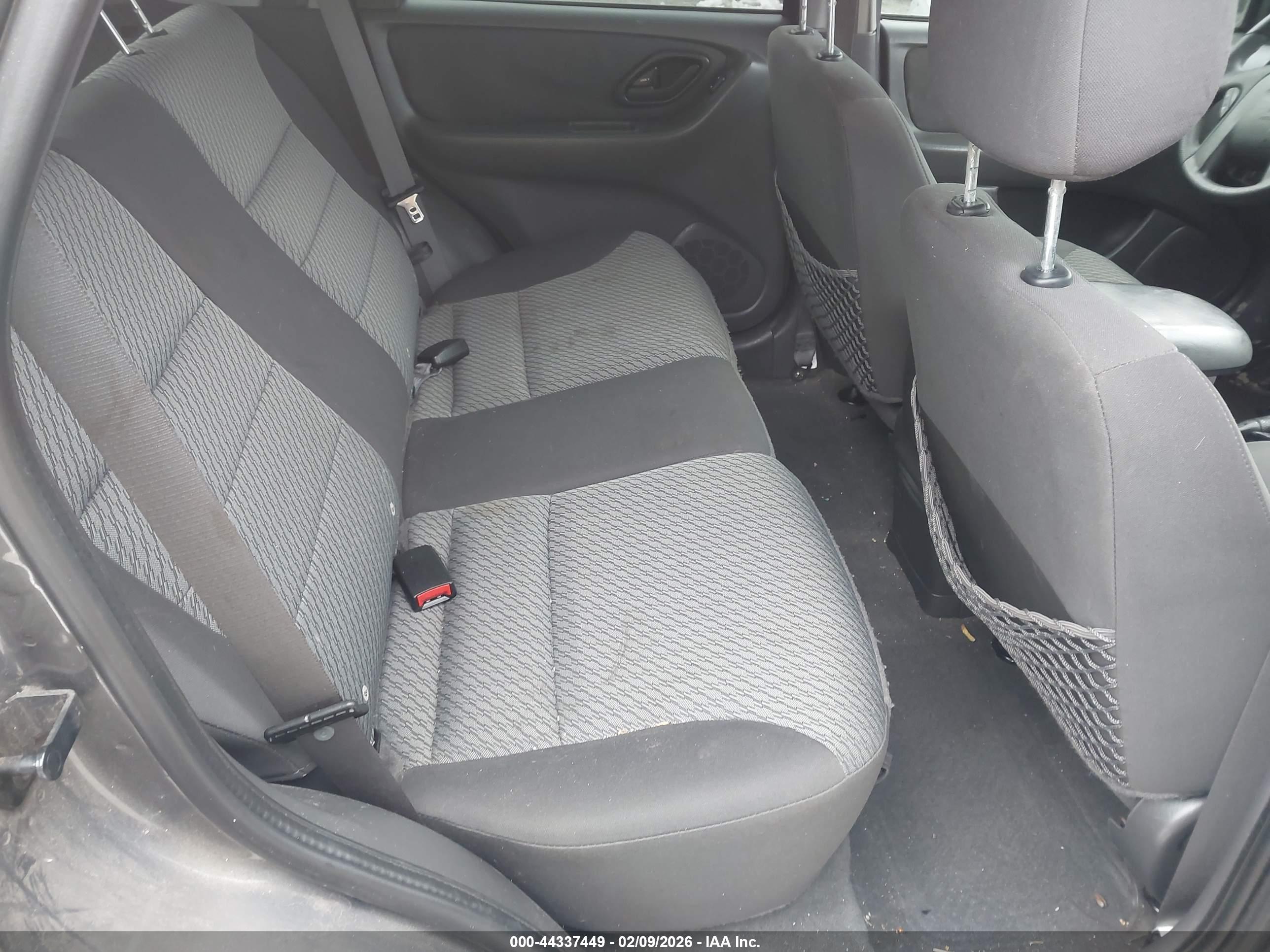 FORD ESCAPE image 8
