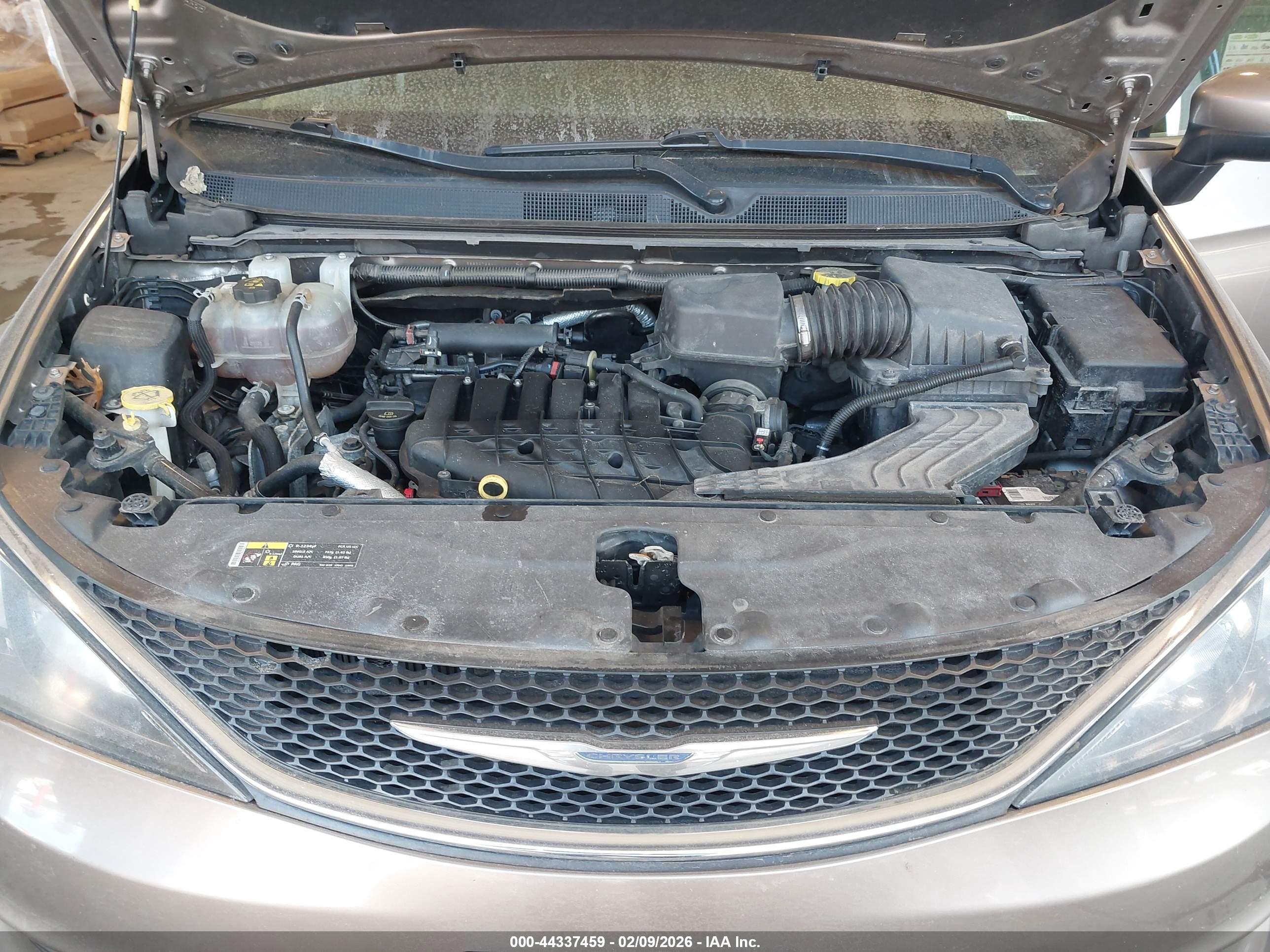 CHRYSLER PACIFICA image 10
