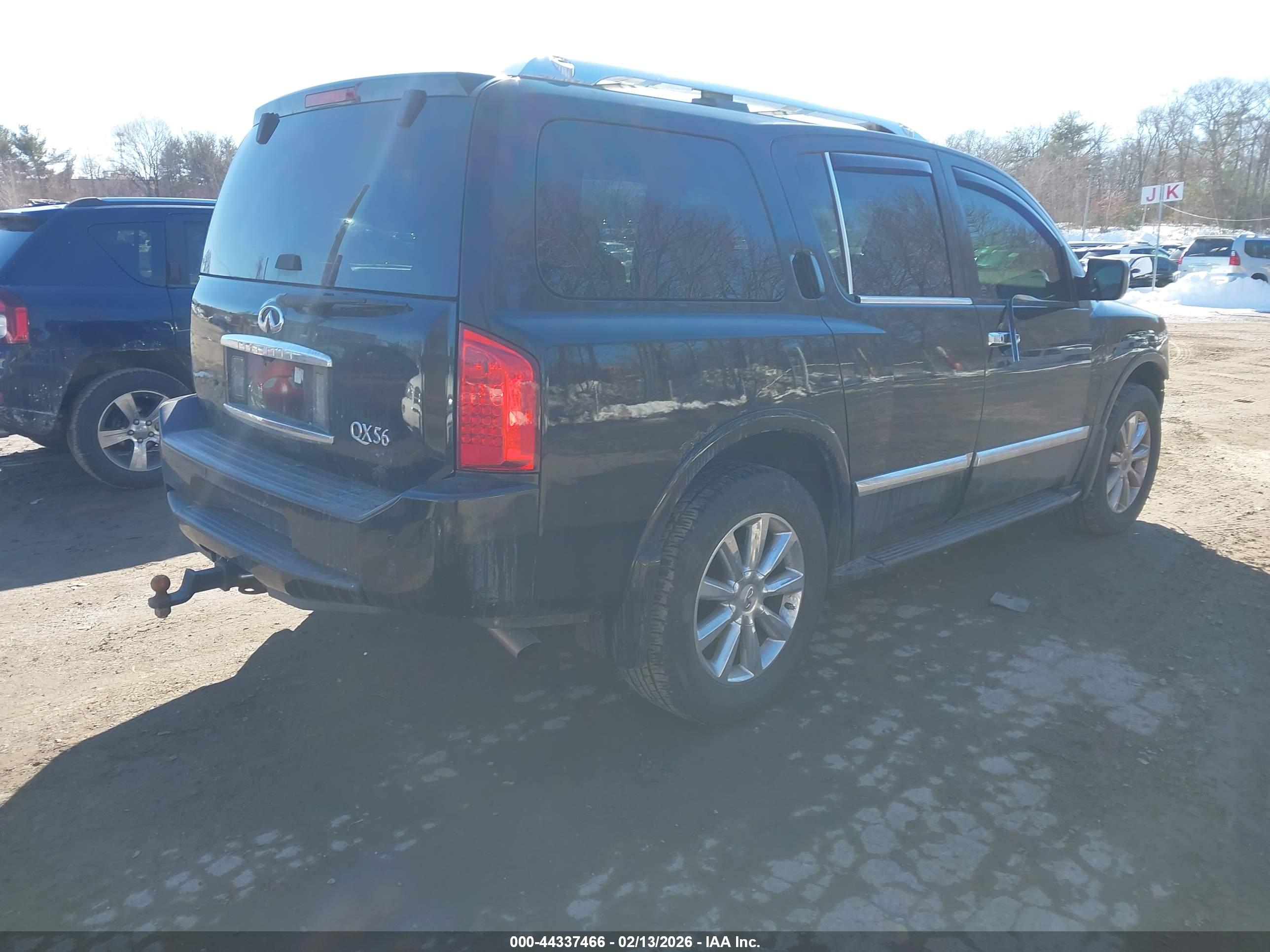 INFINITI QX56 image 4
