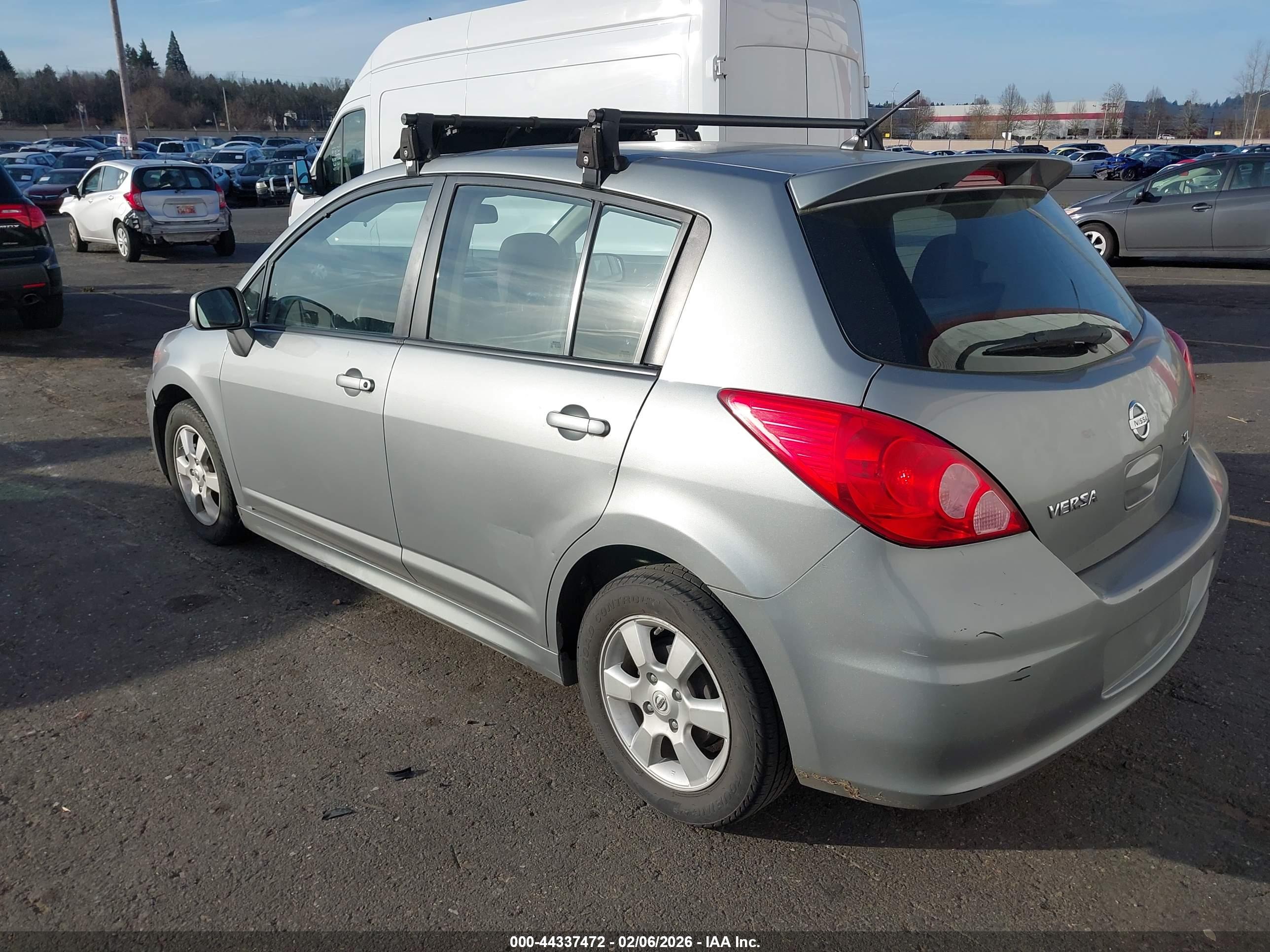 NISSAN VERSA image 3