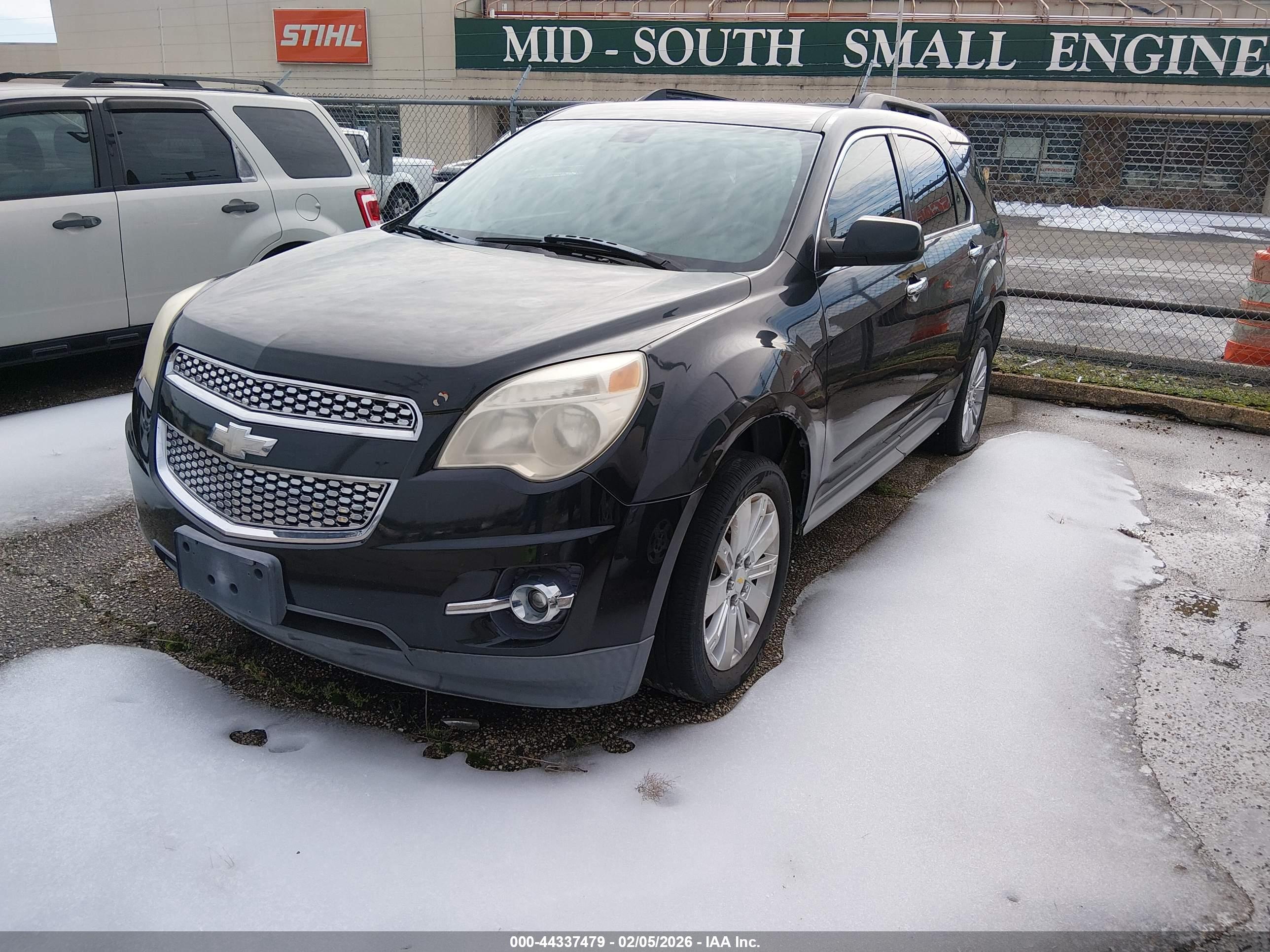 CHEVROLET EQUINOX image 2