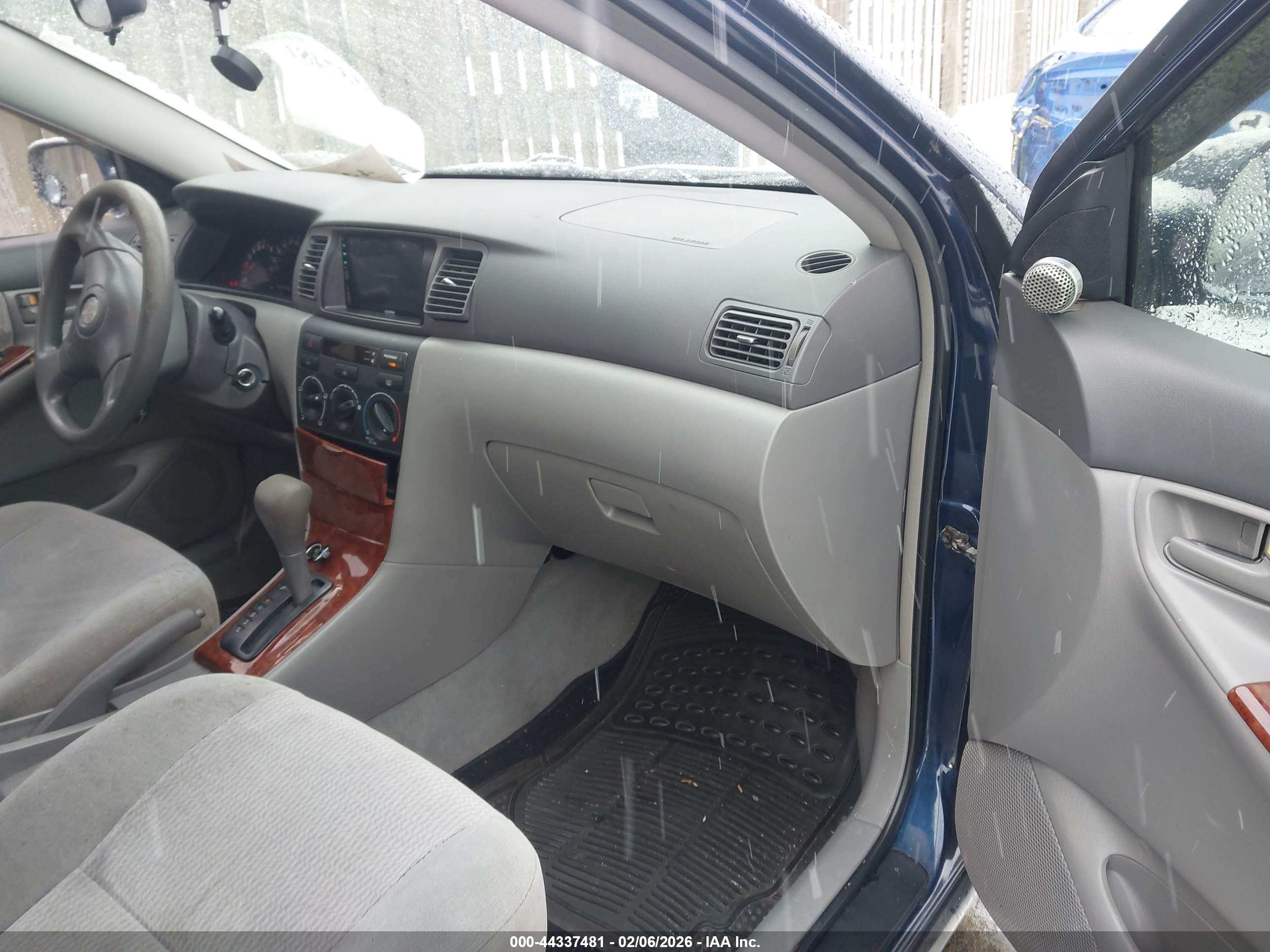 TOYOTA COROLLA image 5