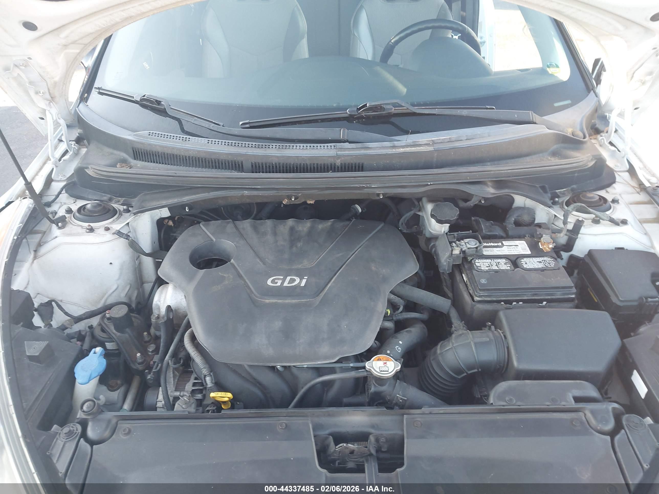 HYUNDAI VELOSTER image 10