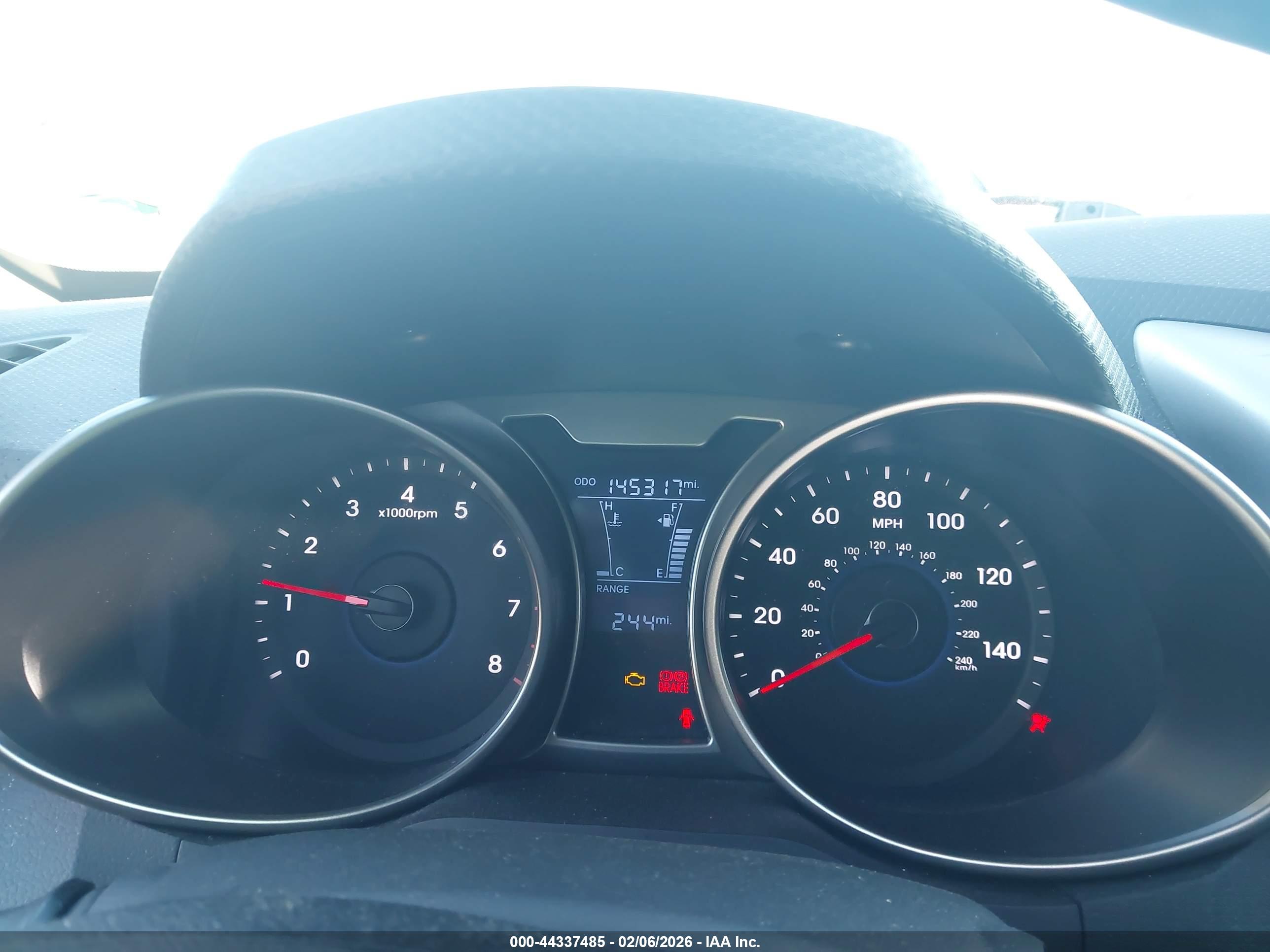 HYUNDAI VELOSTER image 7