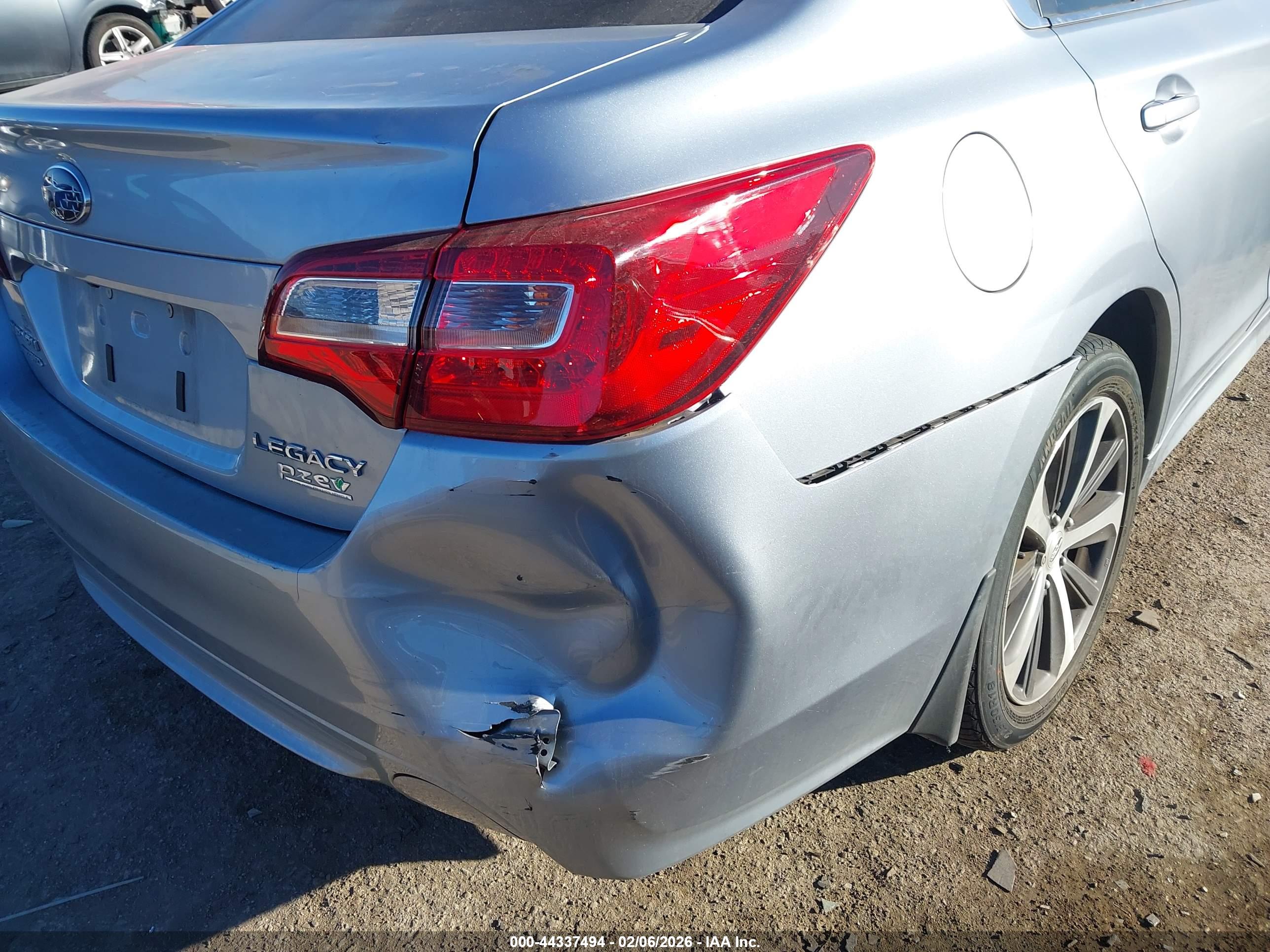 SUBARU LEGACY image 6