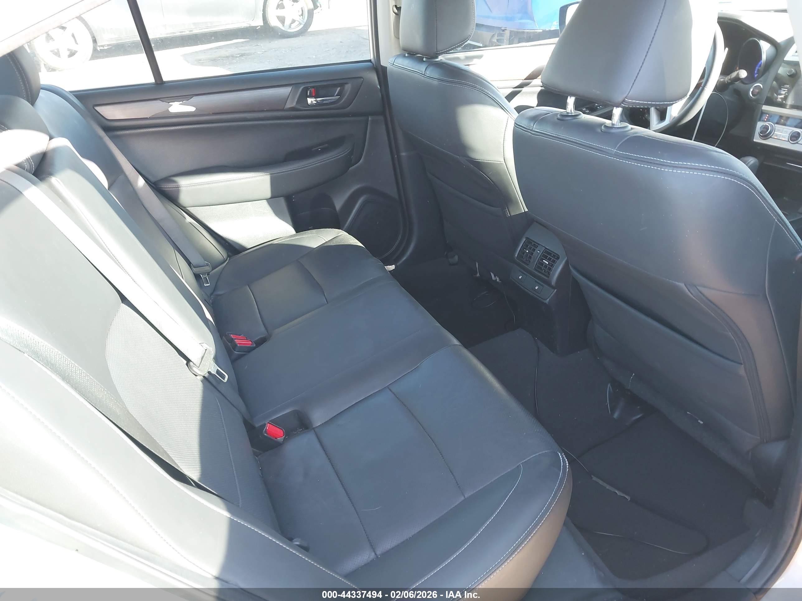 SUBARU LEGACY image 8