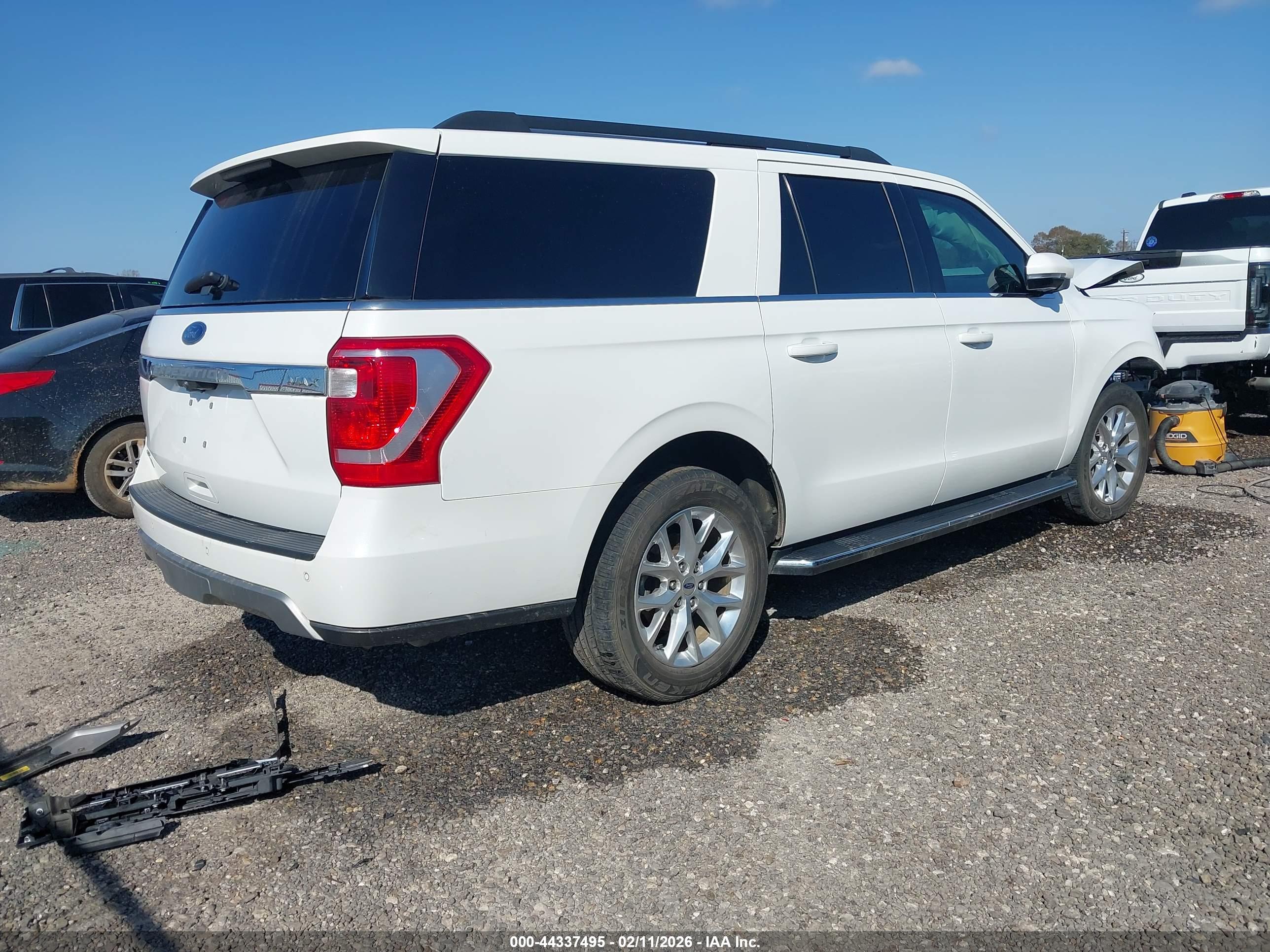 FORD EXPEDITION image 4
