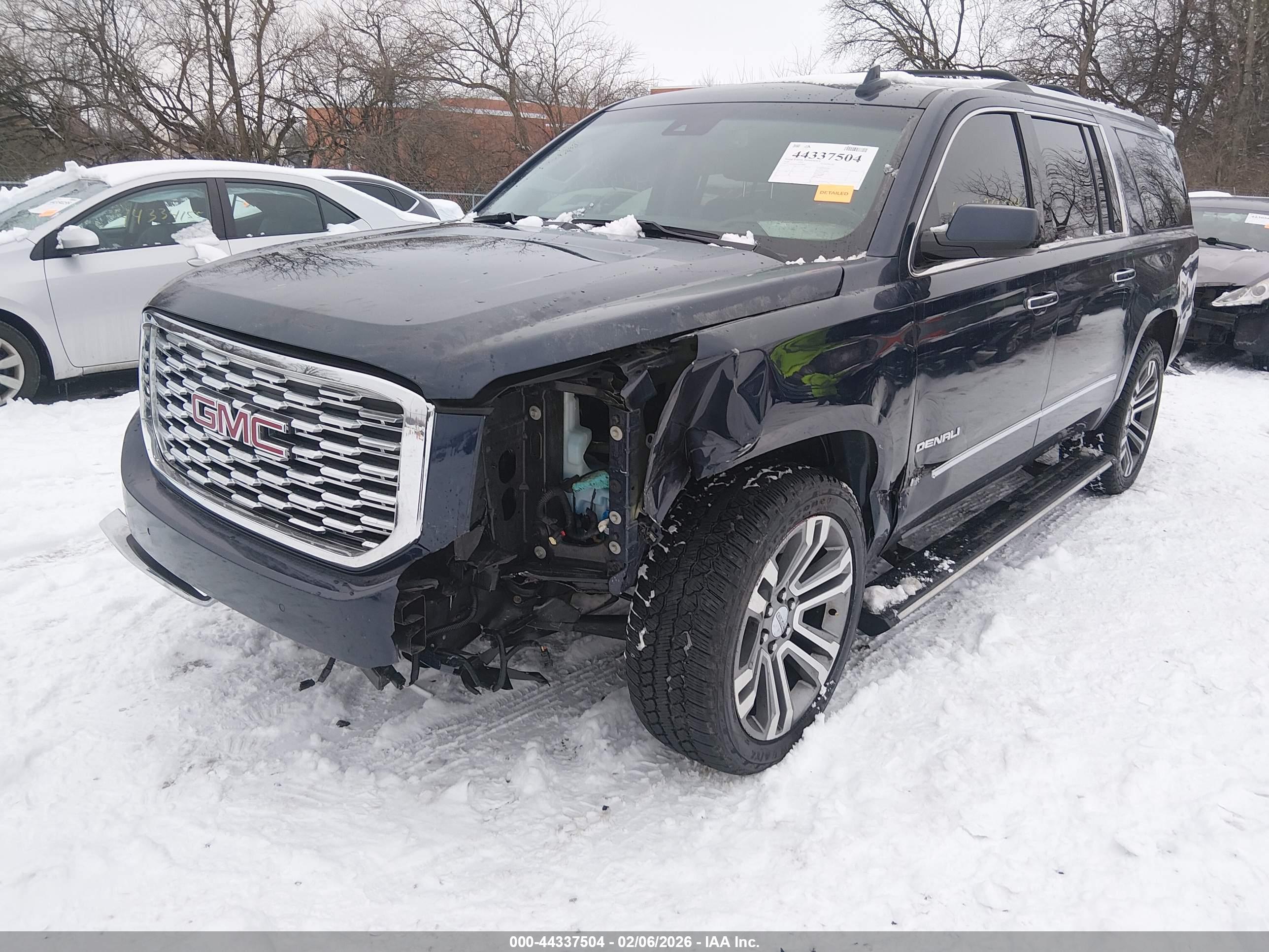 GMC YUKON image 2