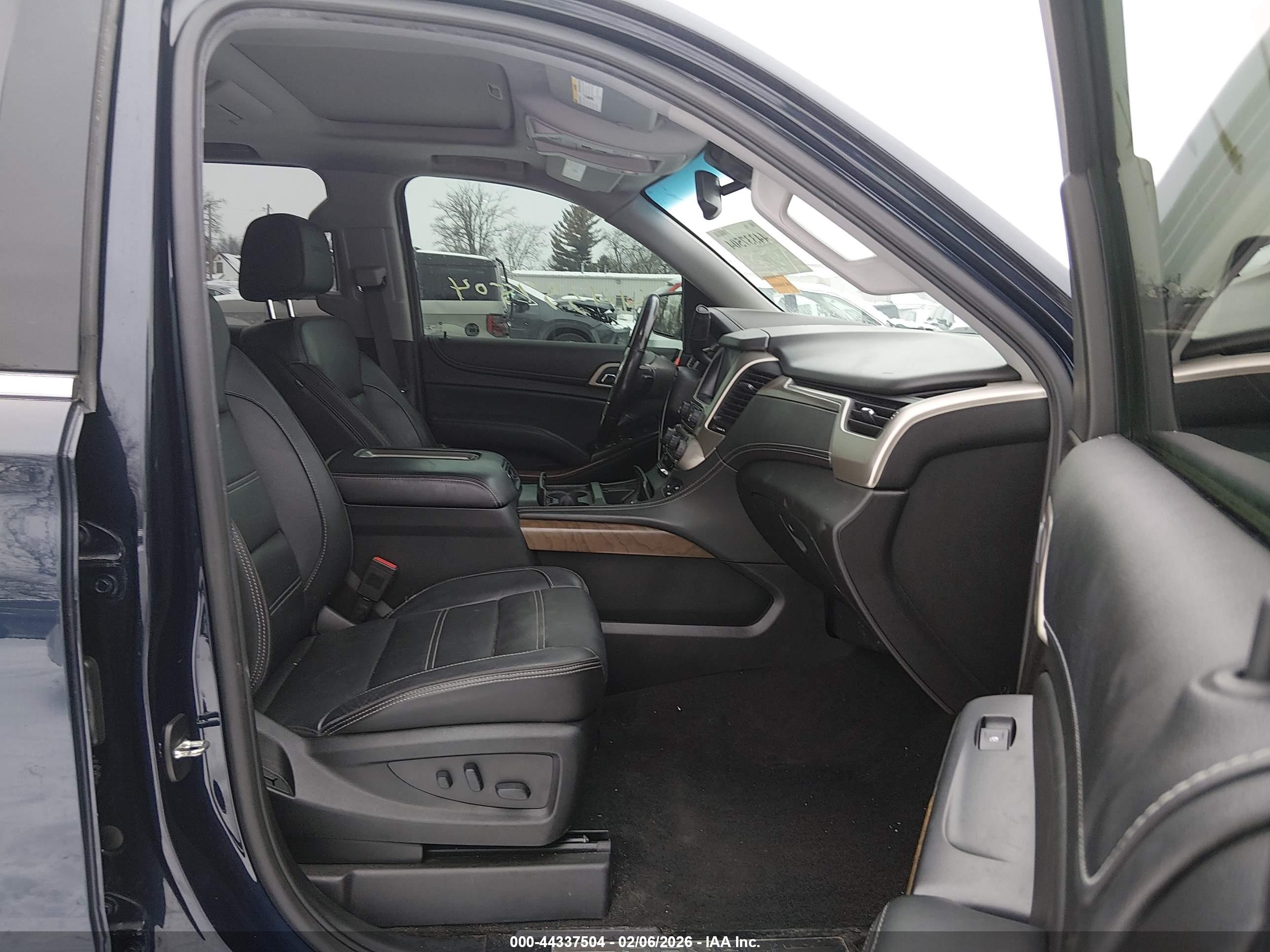 GMC YUKON image 5