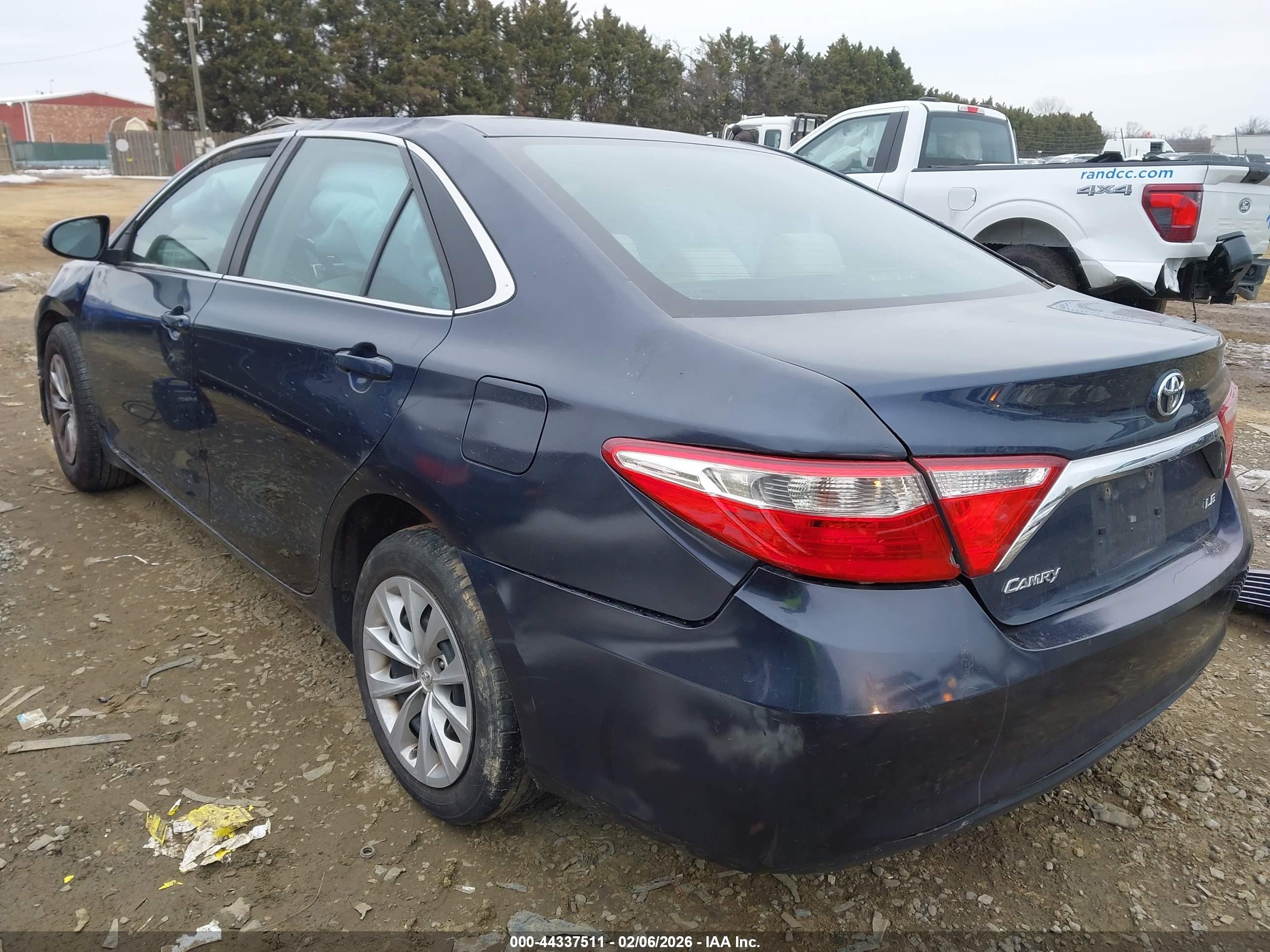 TOYOTA CAMRY image 3