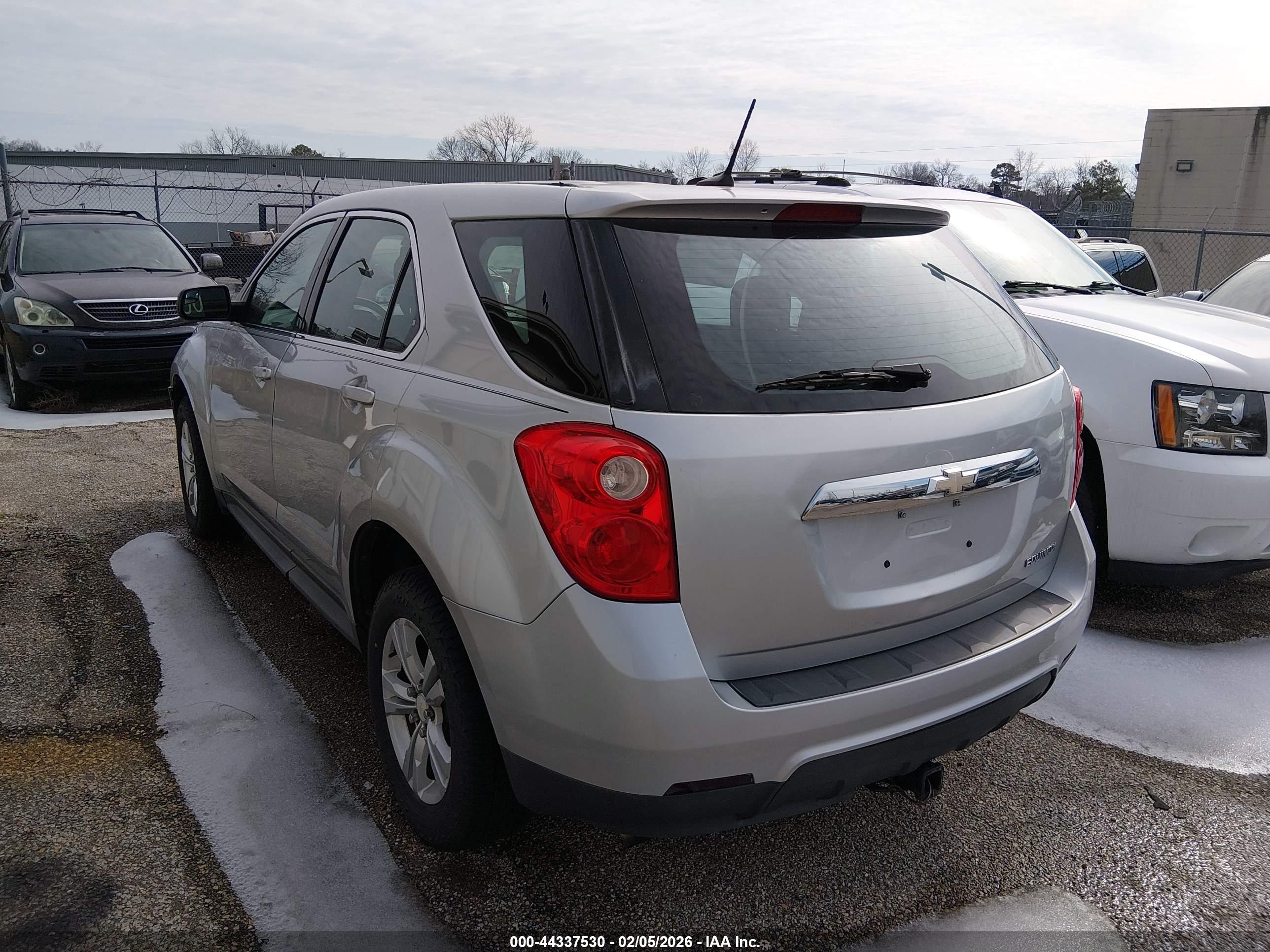 CHEVROLET EQUINOX image 3