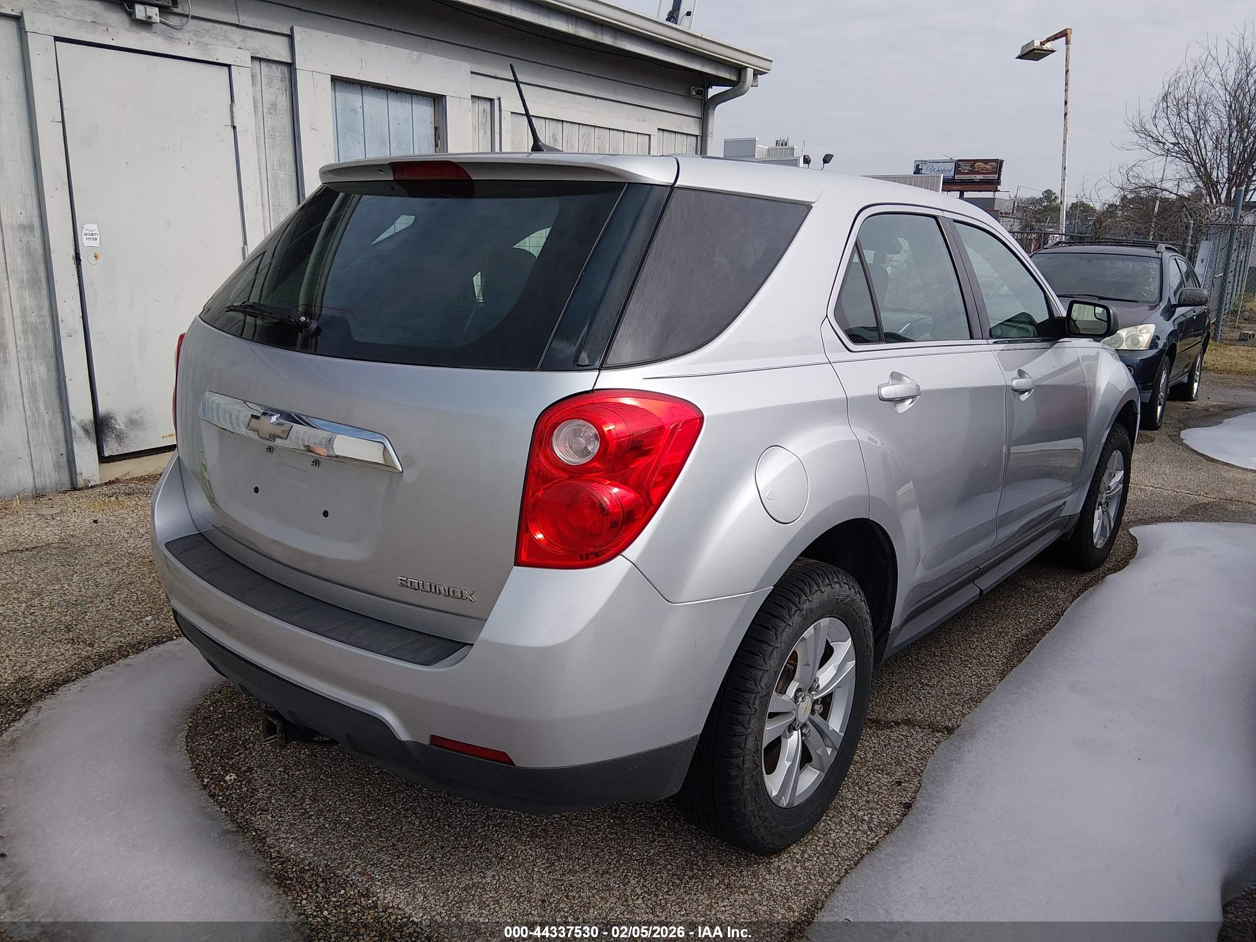 CHEVROLET EQUINOX image 4