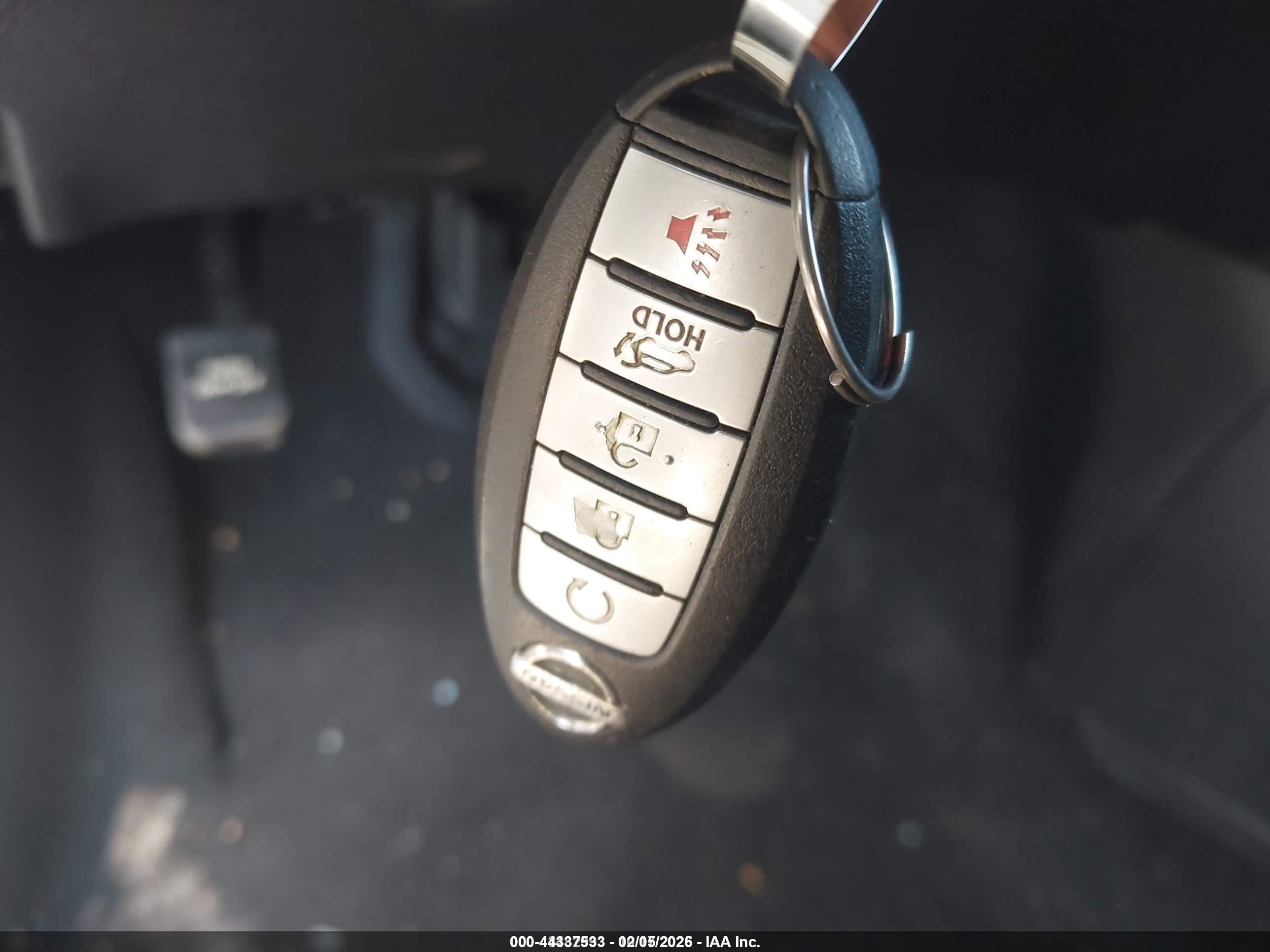 NISSAN ROGUE image 11