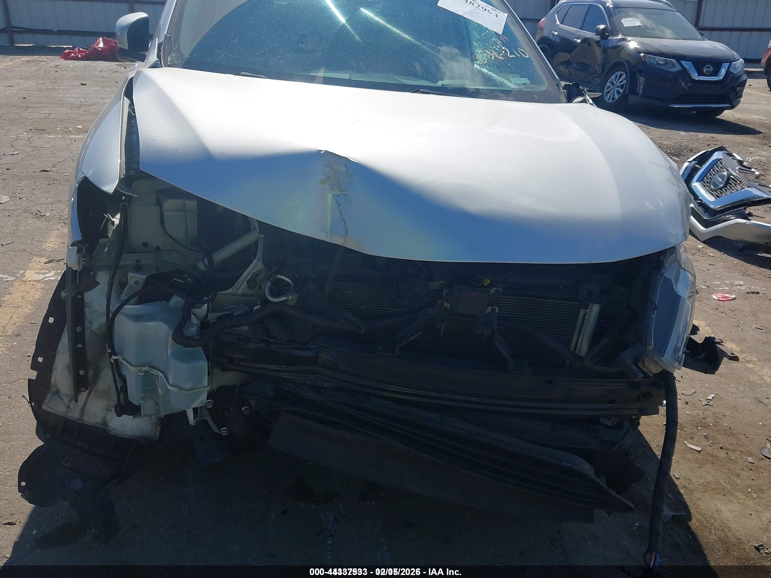 NISSAN ROGUE image 6