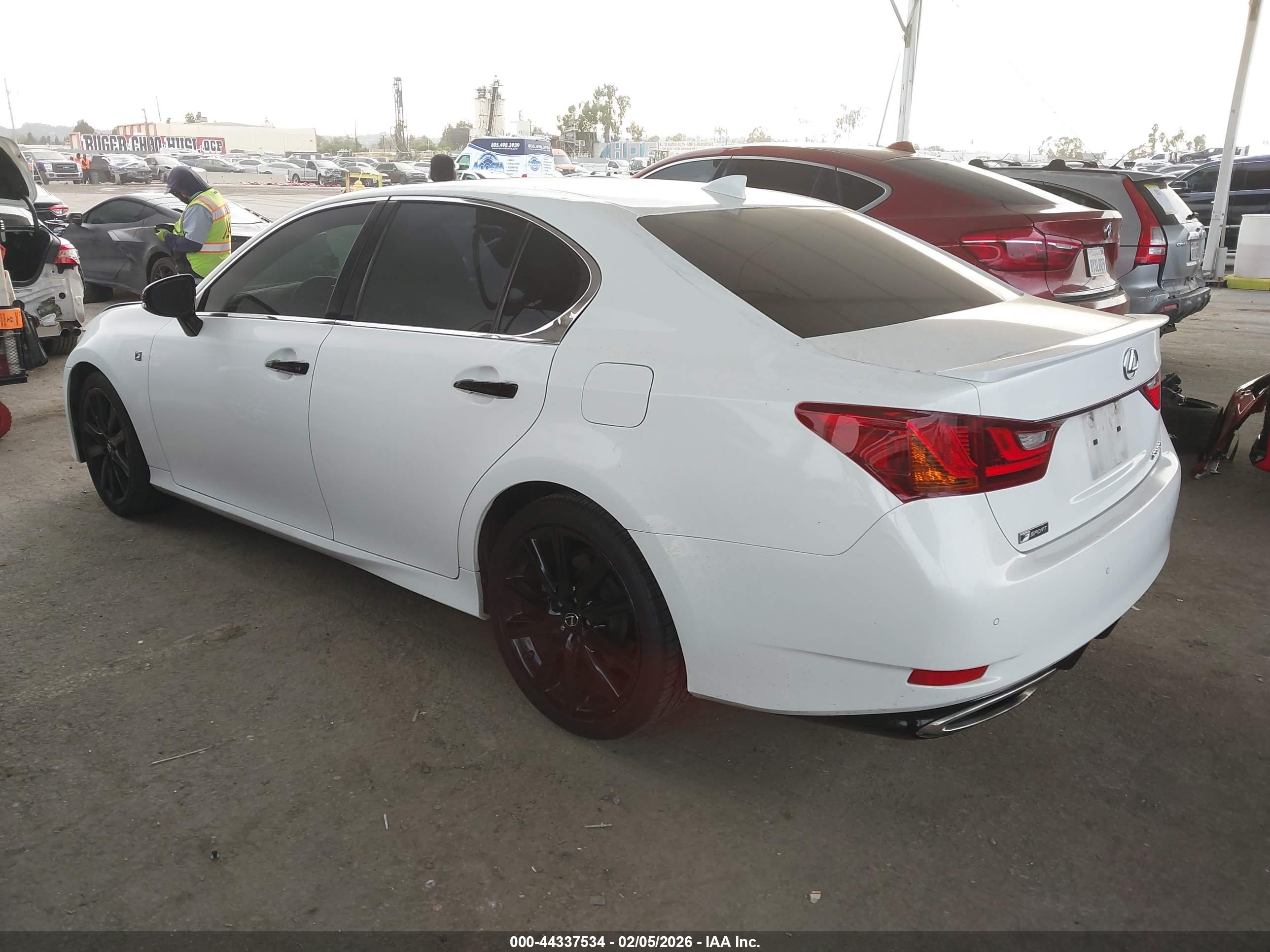 LEXUS GS image 3