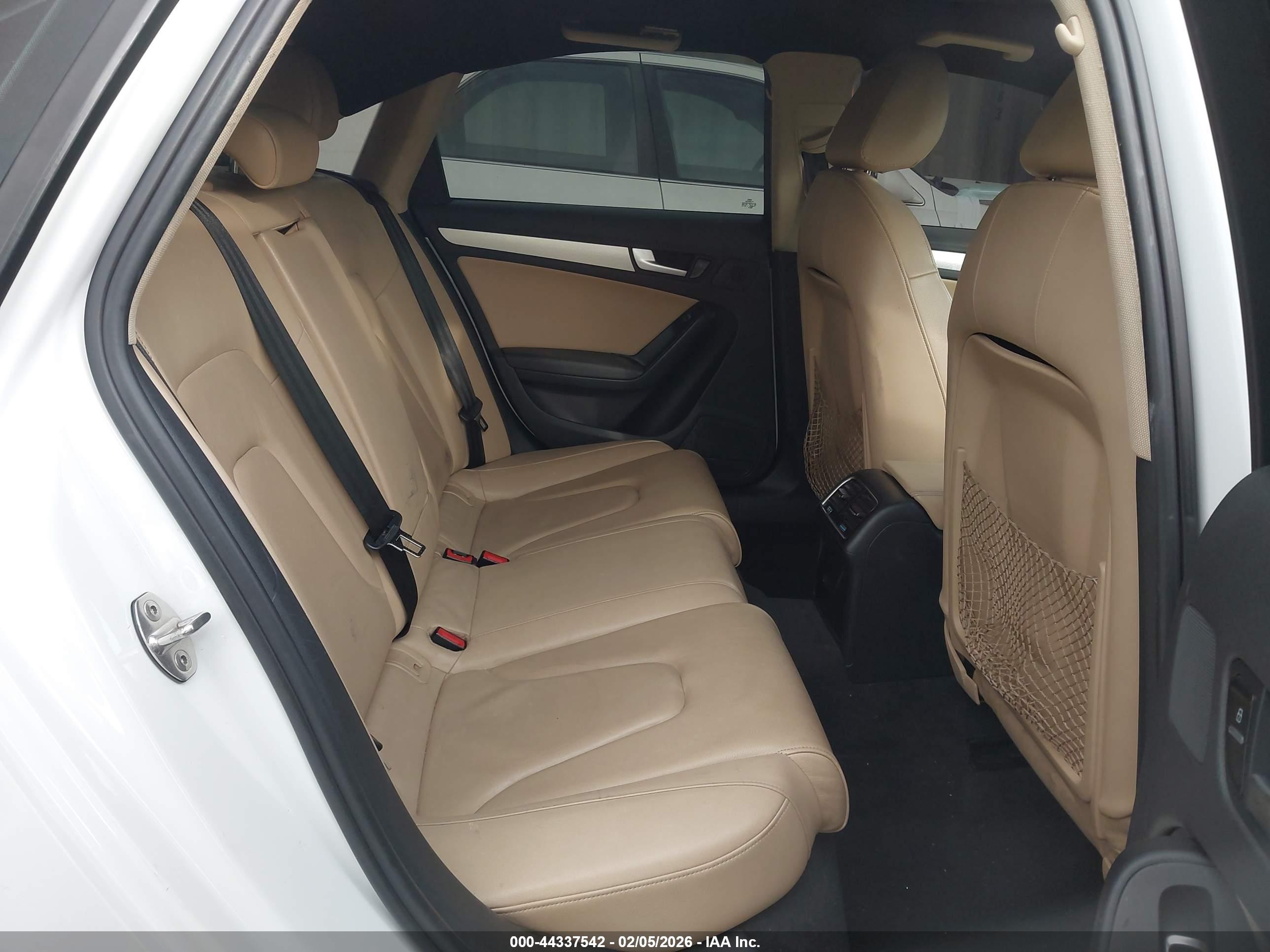 AUDI A4 image 8