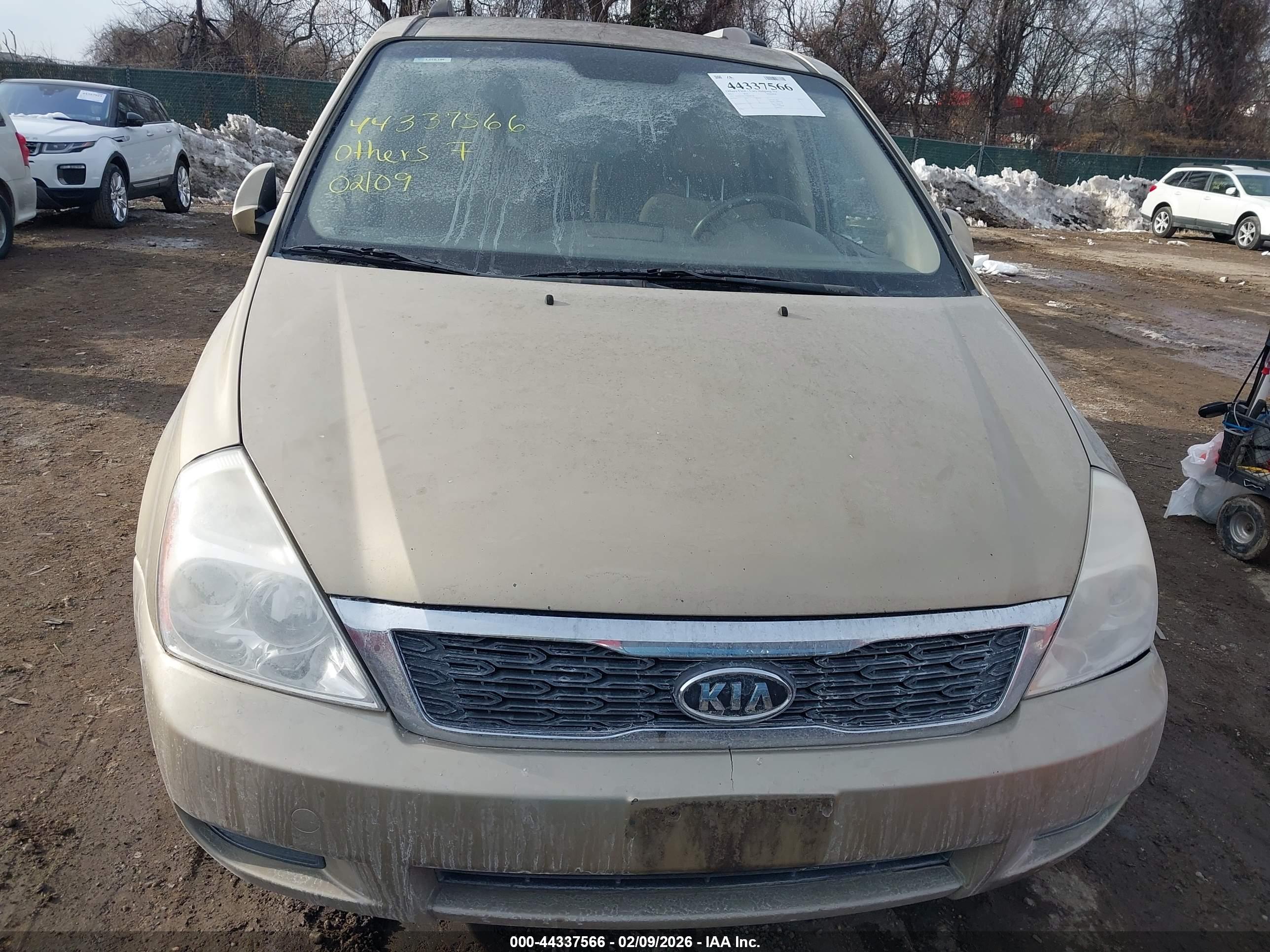 KIA SEDONA image 6